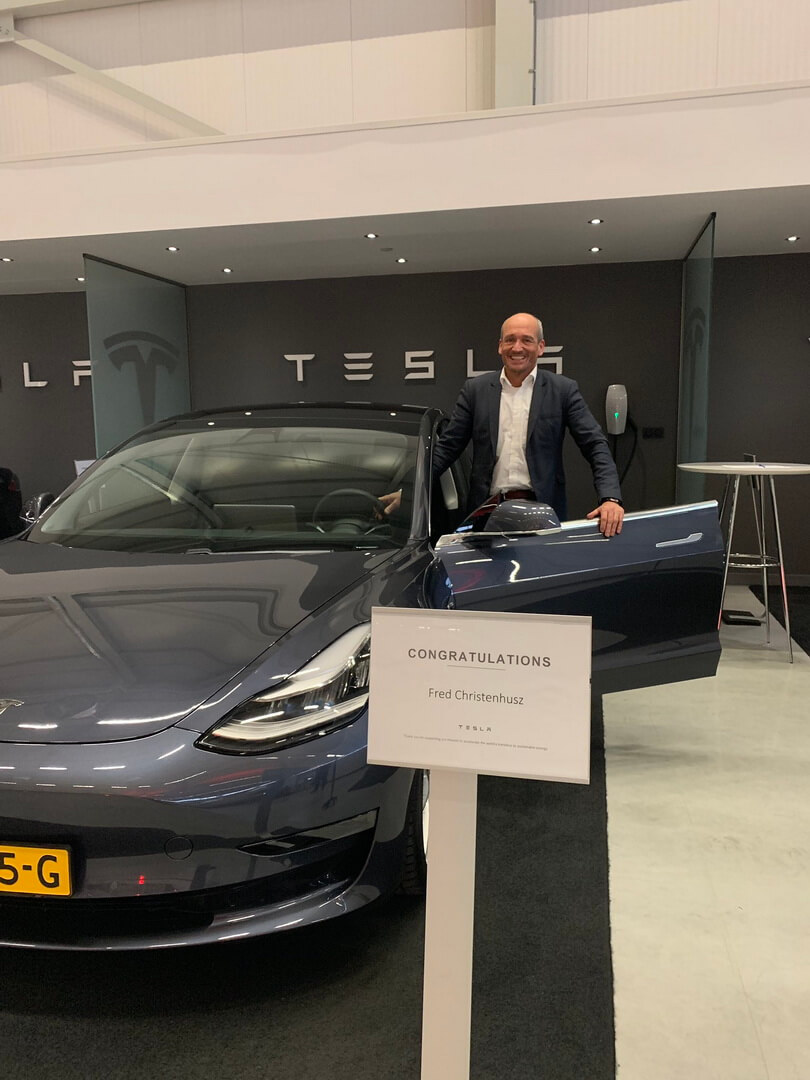 Fred Christenhusz один из первых в Европе, кто получил Model 3 Fred Christenhusz один из первых в Европе, кто получил Model 3