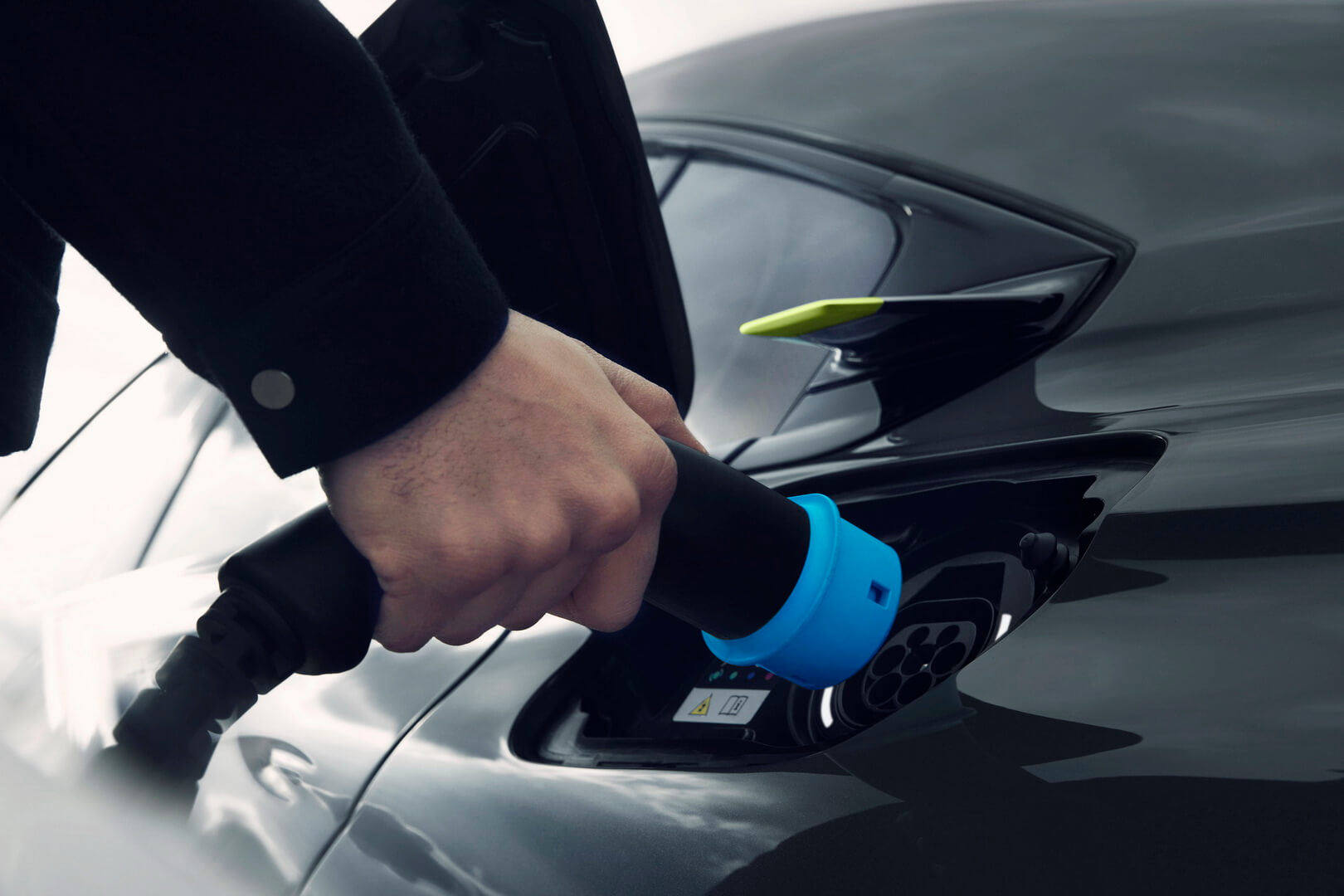 Порт зарядки Peugeot 508 Sport Engineered PHEV Порт зарядки Peugeot 508 Sport Engineered PHEV