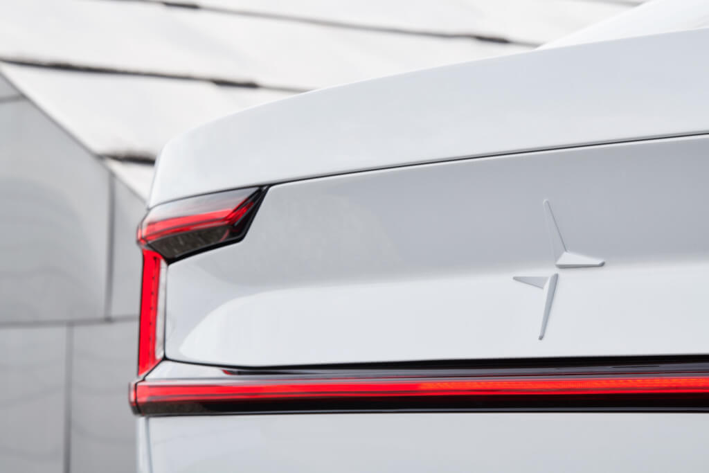 Volvo представила новый тизер электромобиля Polestar 2 Volvo представила новый тизер электромобиля Polestar 2