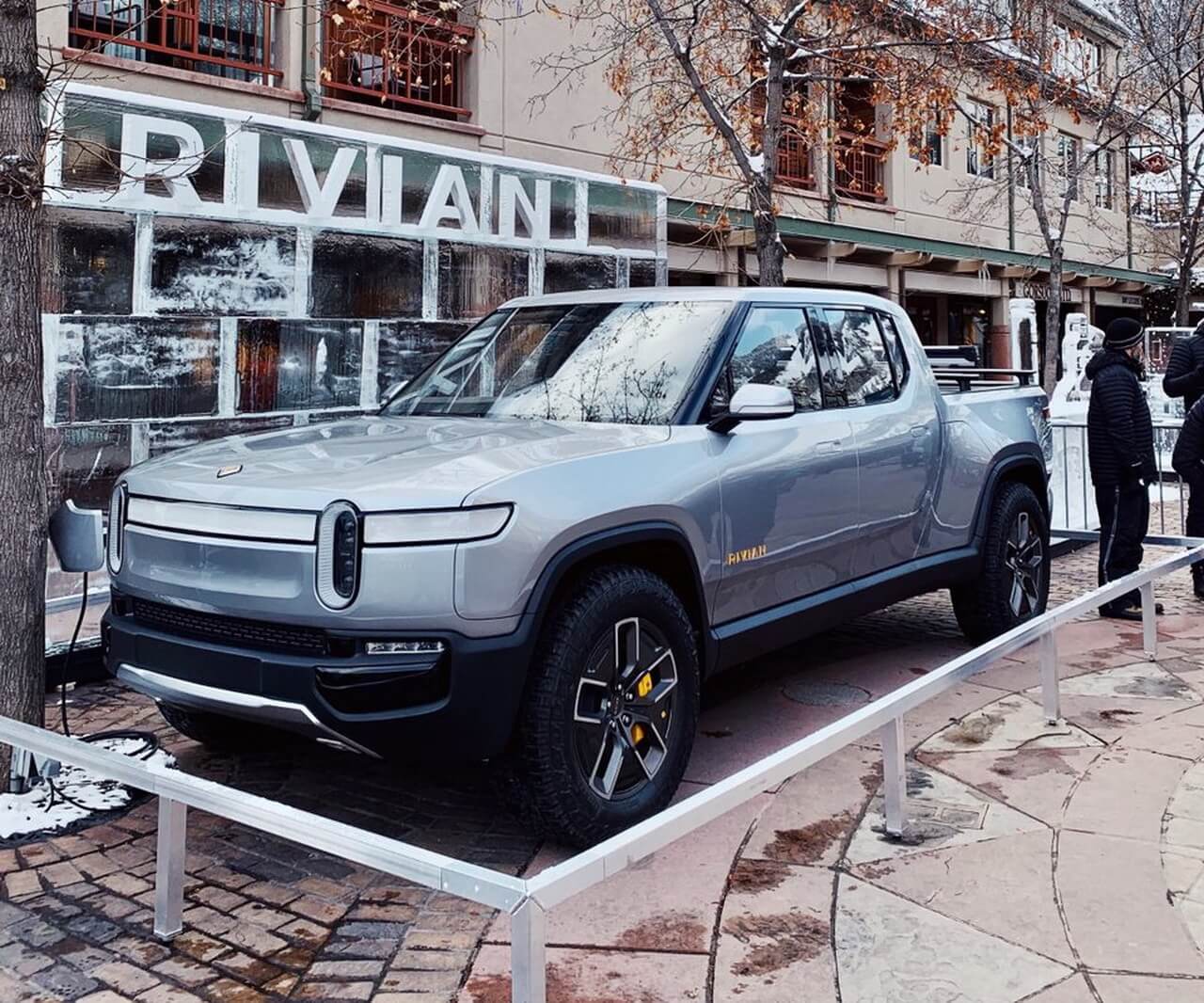 Электрический пикап Rivian R1T Электрический пикап Rivian R1T