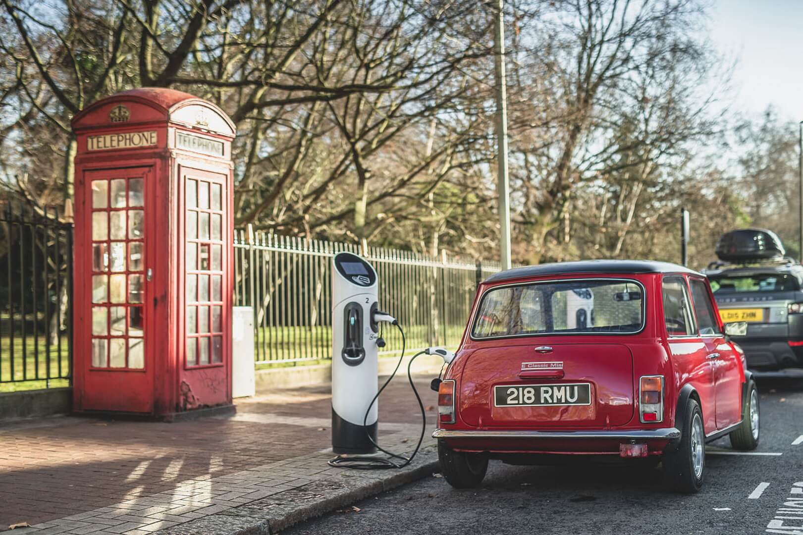 Swind E Classic Mini на зарядке Swind E Classic Mini на зарядке