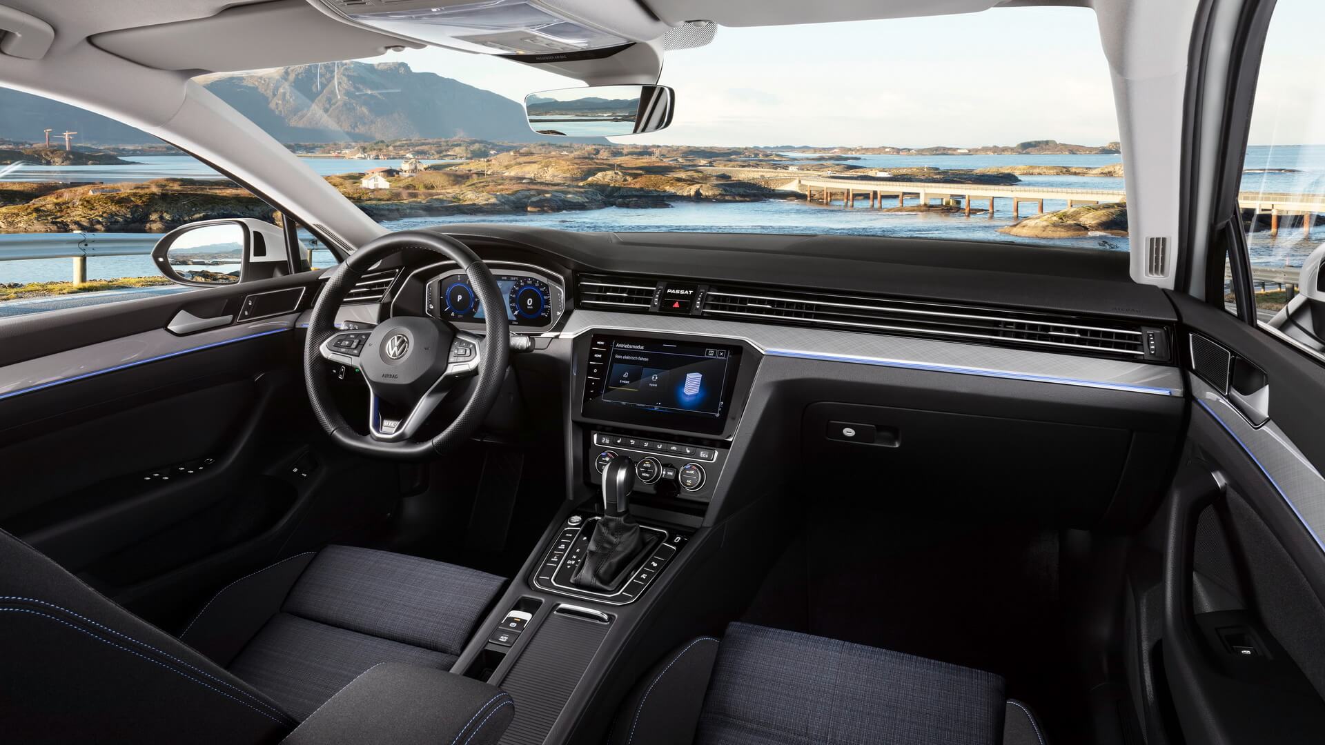 Интерьер Volkswagen Passat GTE 2019 Интерьер Volkswagen Passat GTE 2019