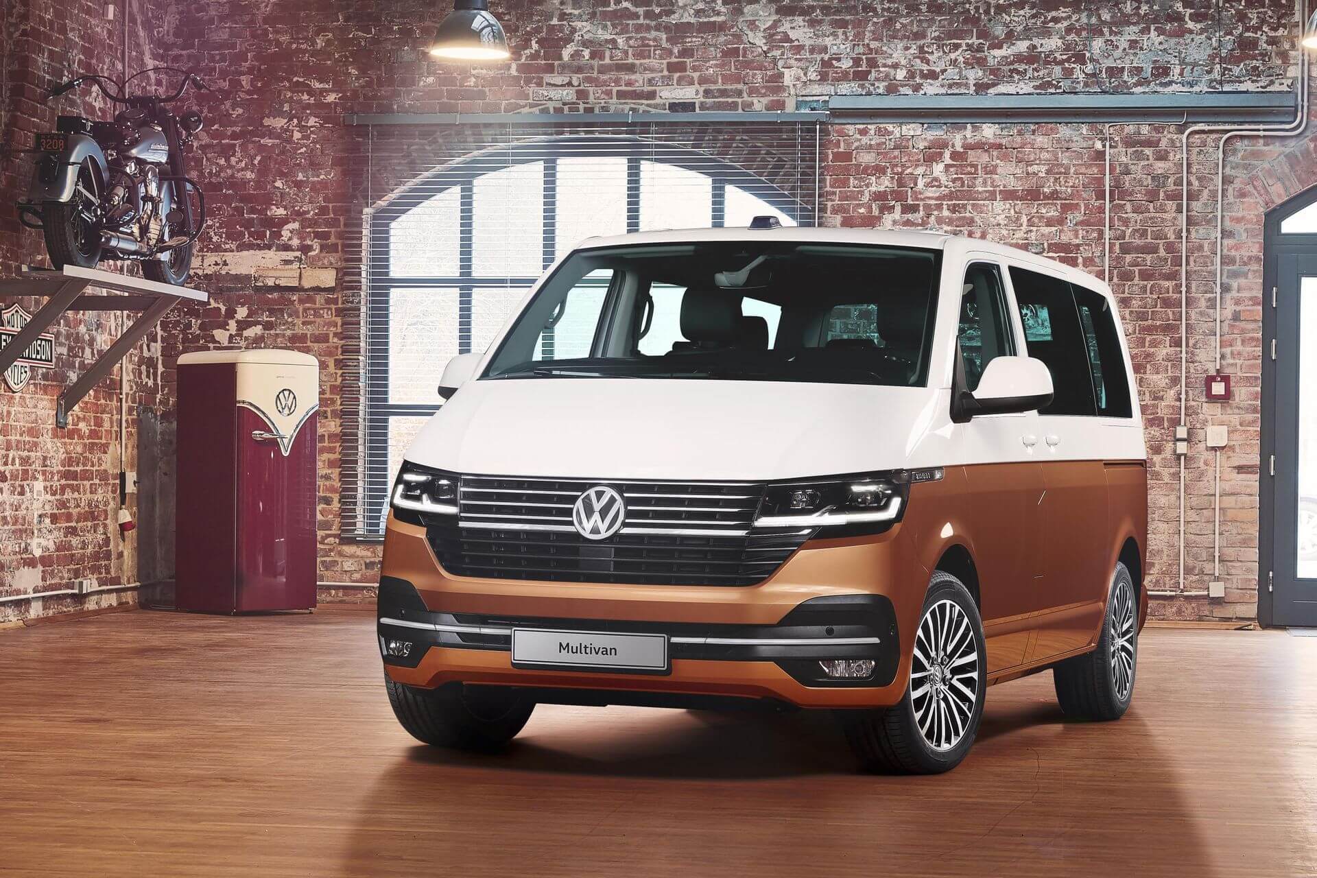 VW Multivan получил электрическую версию VW Multivan получил электрическую версию