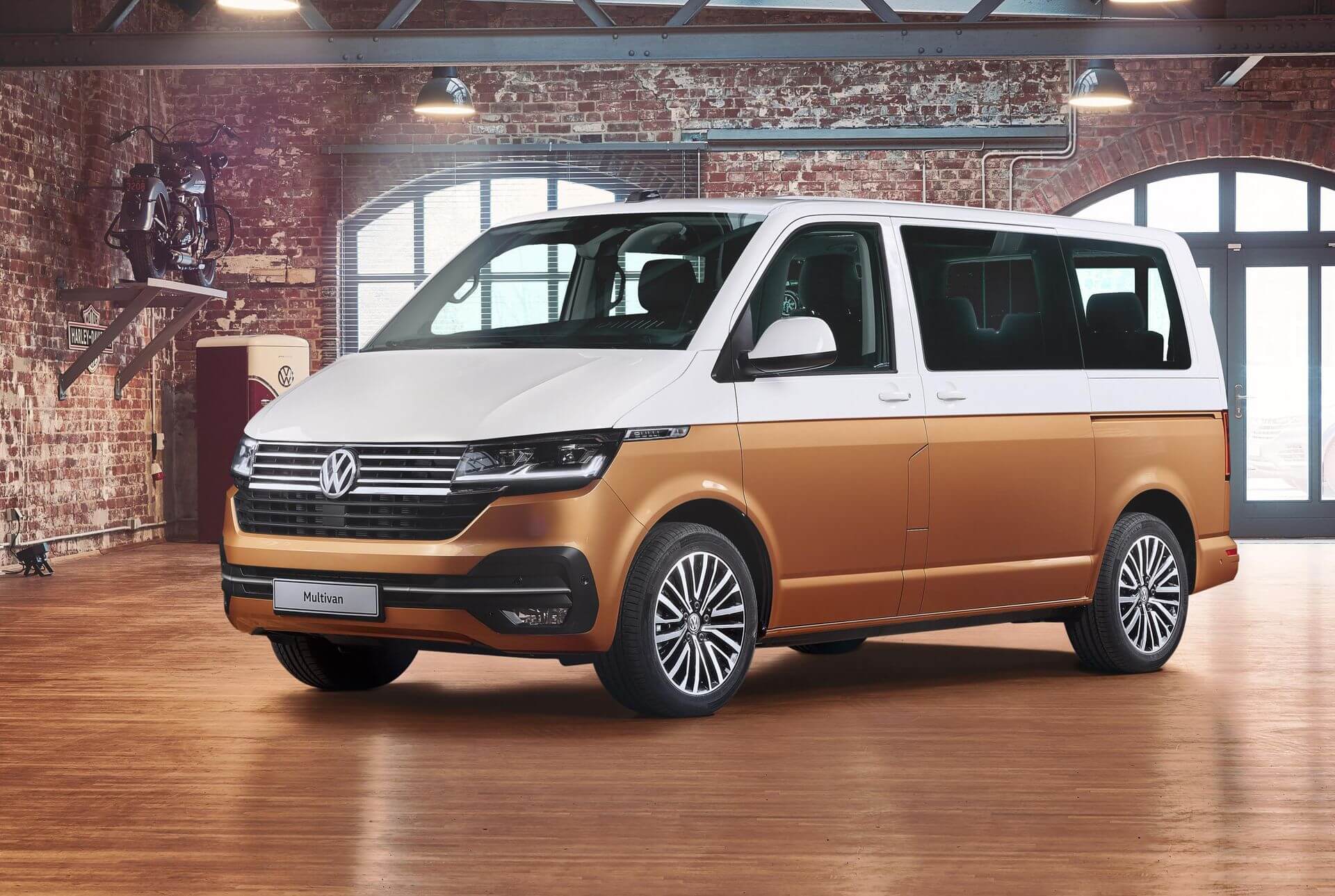 VW Multivan получил электрическую версию VW Multivan получил электрическую версию