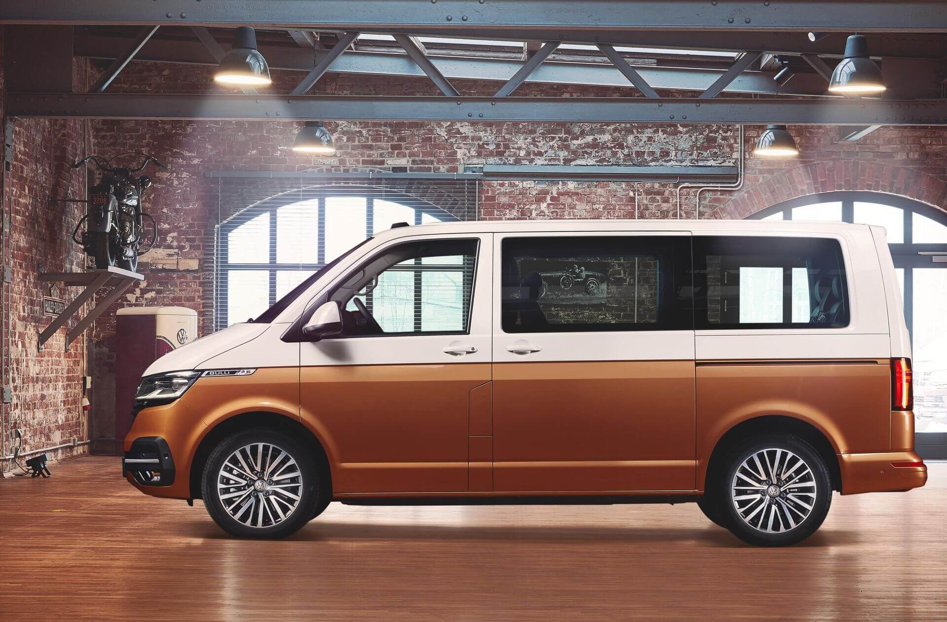 Электрическая версия Volkswagen Multivan Т6.1 (Bulli) Электрическая версия Volkswagen Multivan Т6.1 (Bulli)
