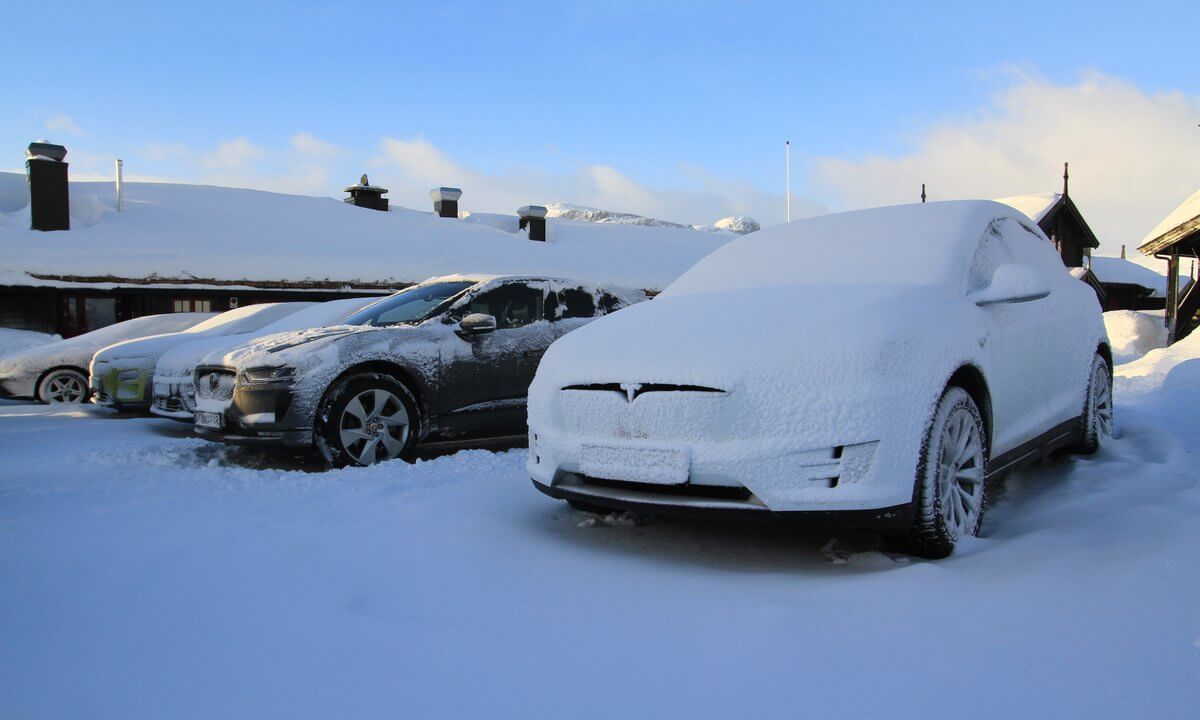 Tesla Model X 100D, Audi e-tron quattro, Kia e-Niro, Hyundai Kona Electric и Jaguar I-PACE Tesla Model X 100D, Audi e-tron quattro, Kia e-Niro, Hyundai Kona Electric и Jaguar I-PACE