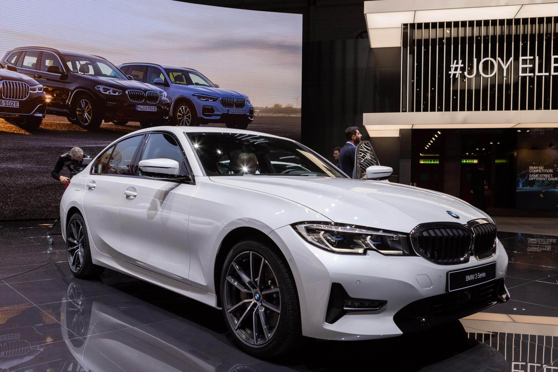 BMW 330e BMW 330e