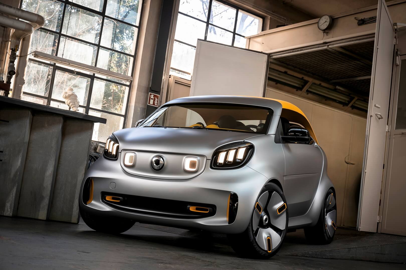 Smart покажет в Женеве EV-кабриолет со съемной крышей Forease + Smart покажет в Женеве EV-кабриолет со съемной крышей Forease +