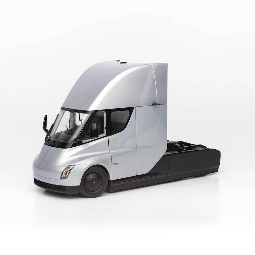 Tesla начала продажи копии грузовика Semi в масштабе 1 к 24 Tesla начала продажи копии грузовика Semi в масштабе 1 к 24