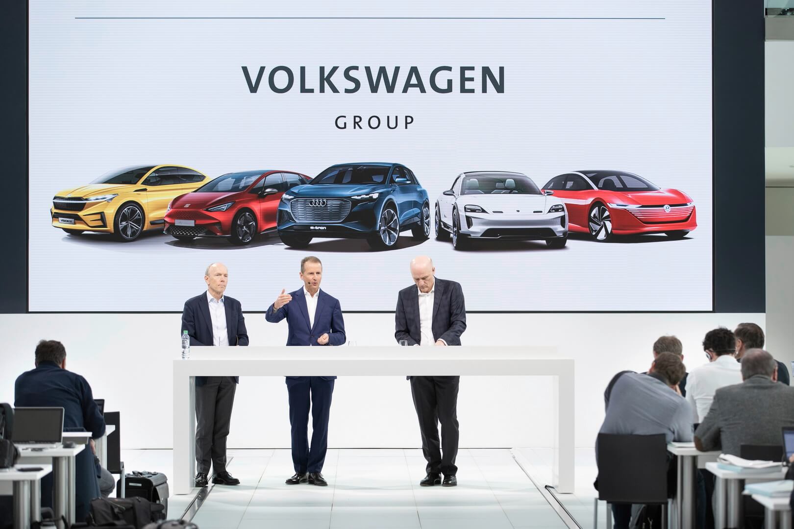 Volkswagen меняет «электрическую» стратегию развития Volkswagen меняет «электрическую» стратегию развития