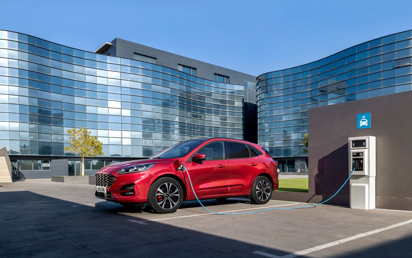 Плагин-гибрид Ford Kuga Плагин-гибрид Ford Kuga