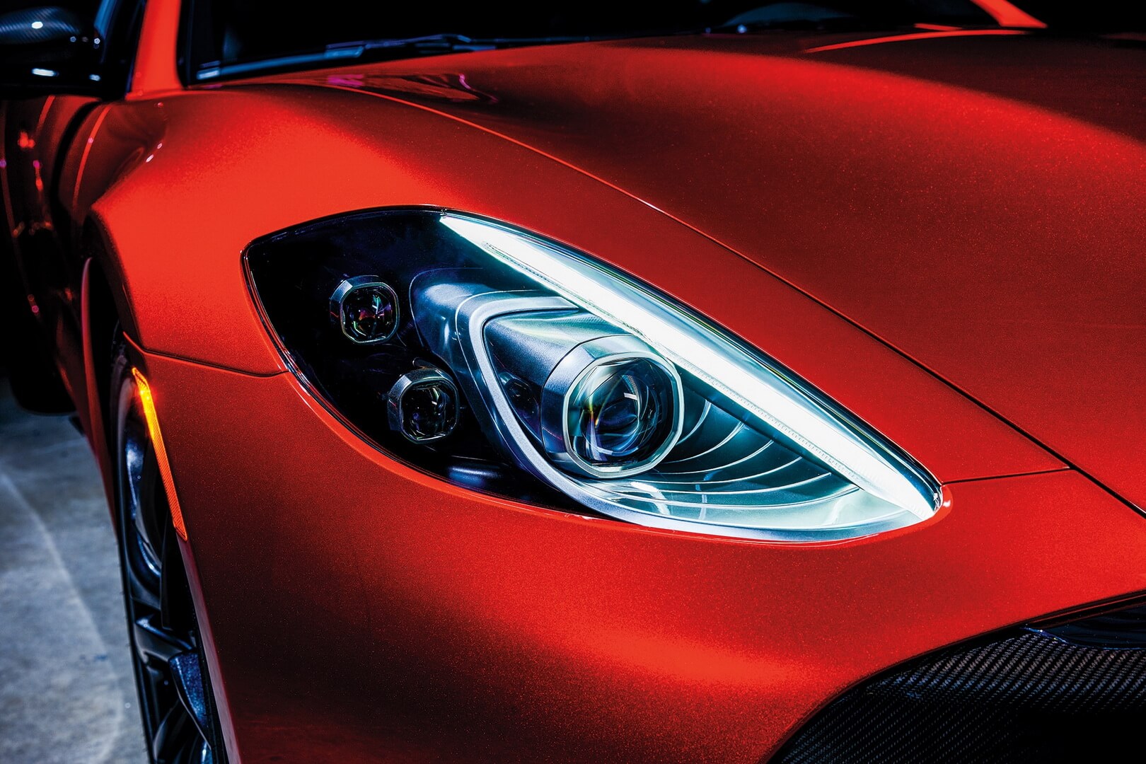 Роскошный седан Revero GT PHEV Роскошный седан Revero GT PHEV