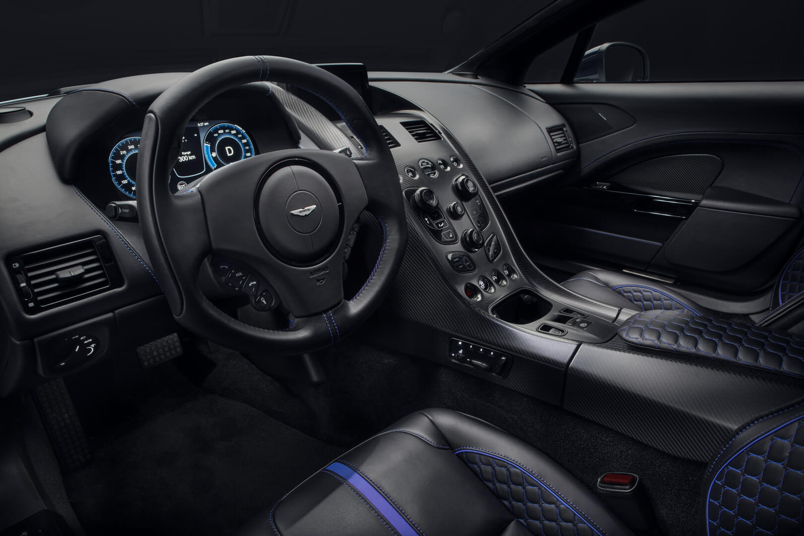 Салон электрического Aston Martin Rapide E Салон электрического Aston Martin Rapide E
