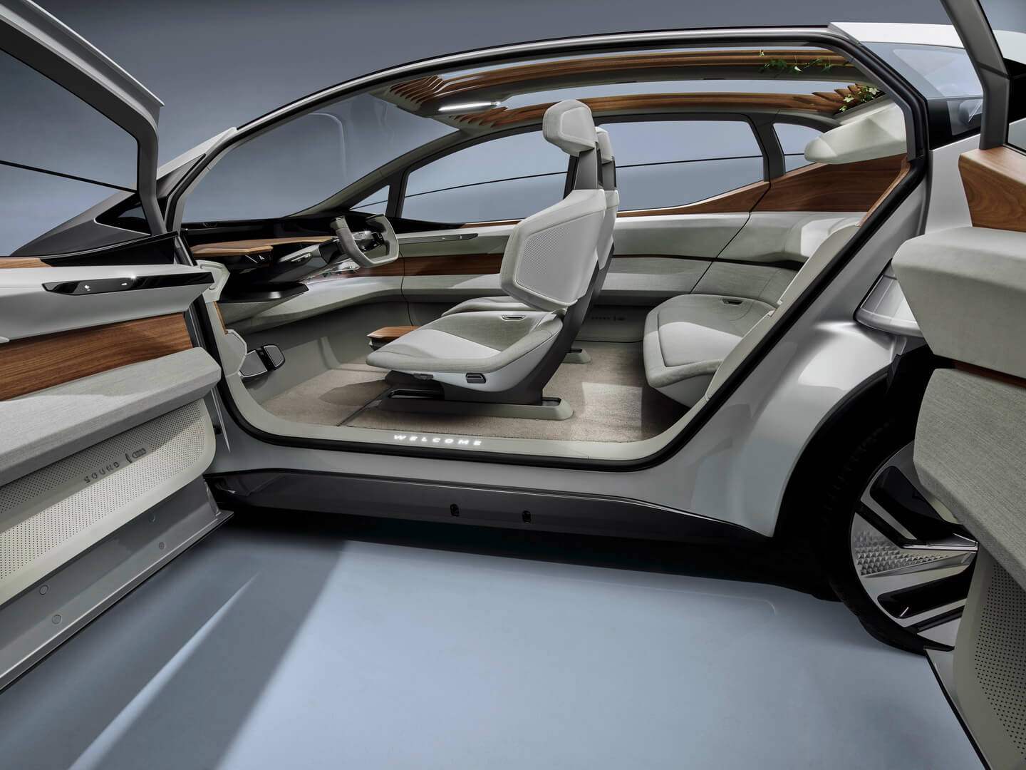 Салон автономного электромобиля Audi AI:ME Салон автономного электромобиля Audi AI:ME