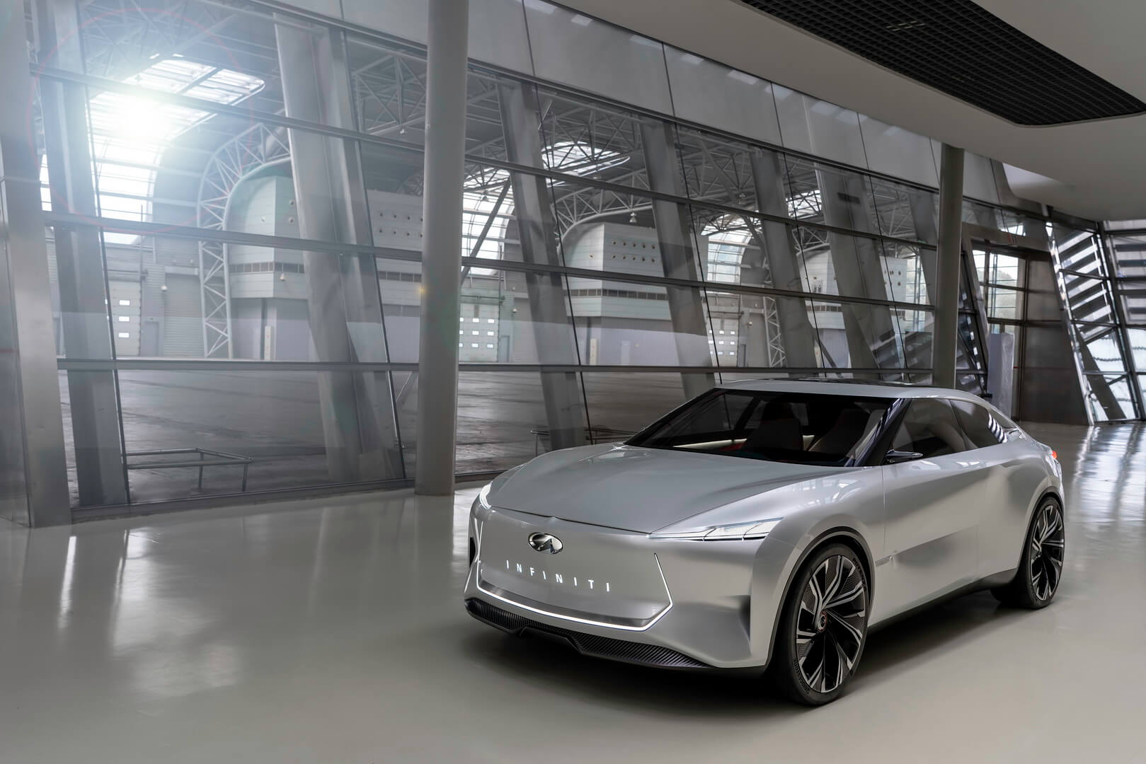 Infiniti представила первое изображение электрического концепта Qs Inspiration Infiniti представила первое изображение электрического концепта Qs Inspiration
