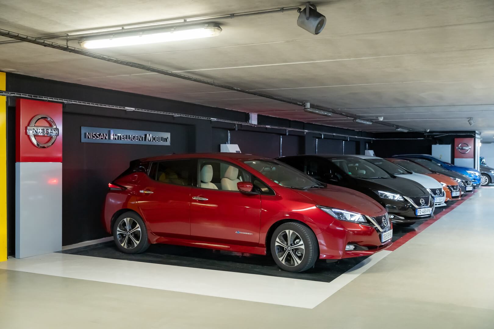 Первый салон электромобилей Nissan Первый салон электромобилей Nissan