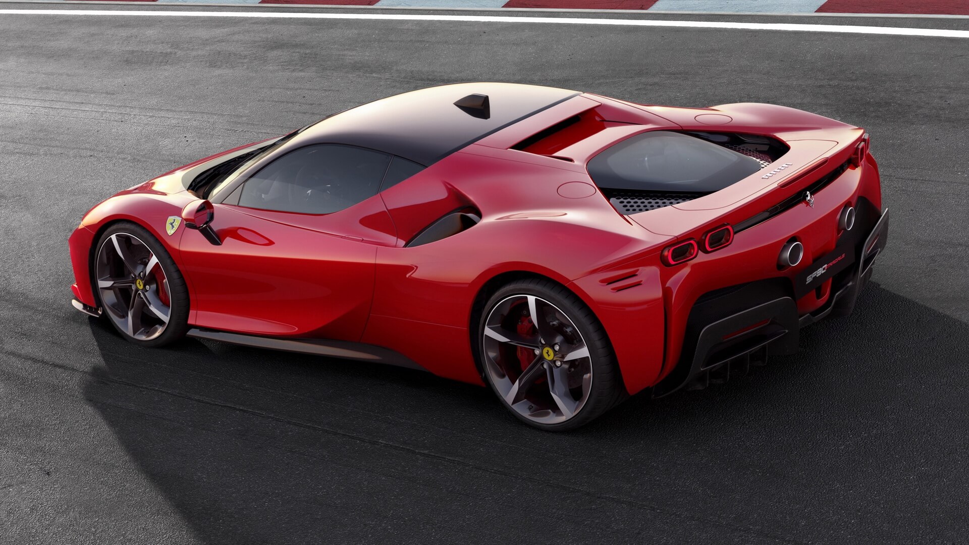 SF90 Stradale является первым в истории Ferrari с архитектурой PHEV SF90 Stradale является первым в истории Ferrari с архитектурой PHEV