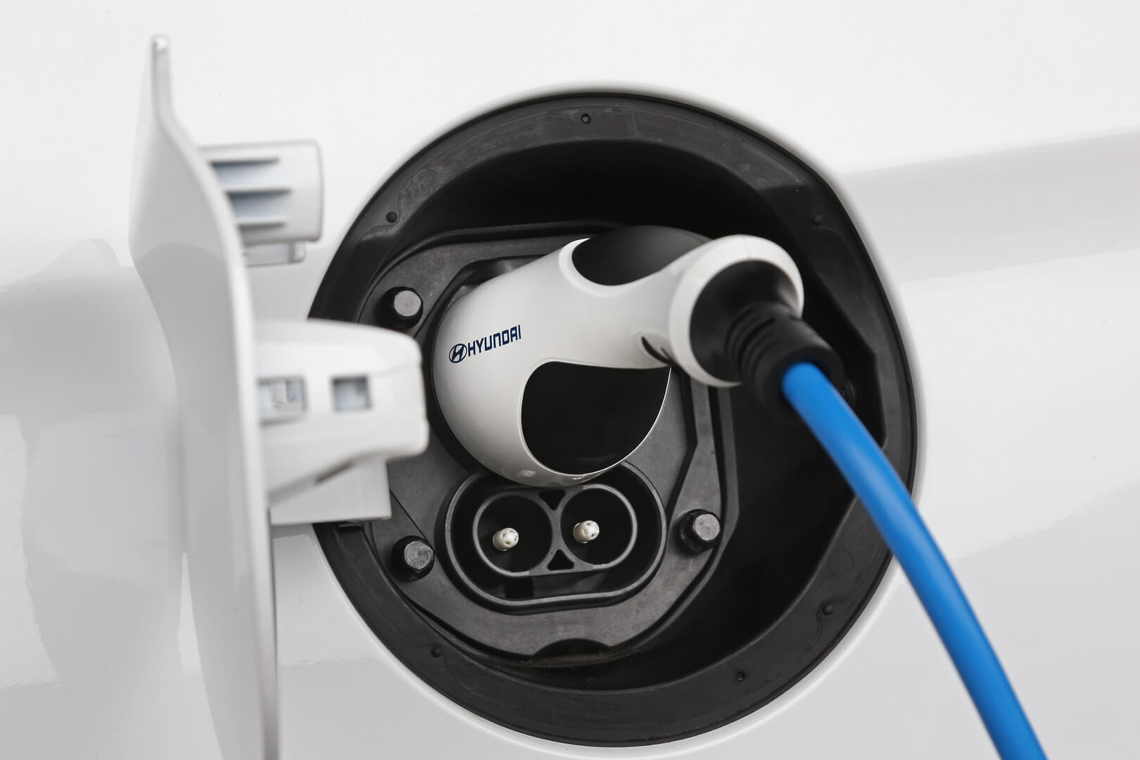 Зарядный порт CCS combo Hyundai IONIQ Electric Зарядный порт CCS combo Hyundai IONIQ Electric