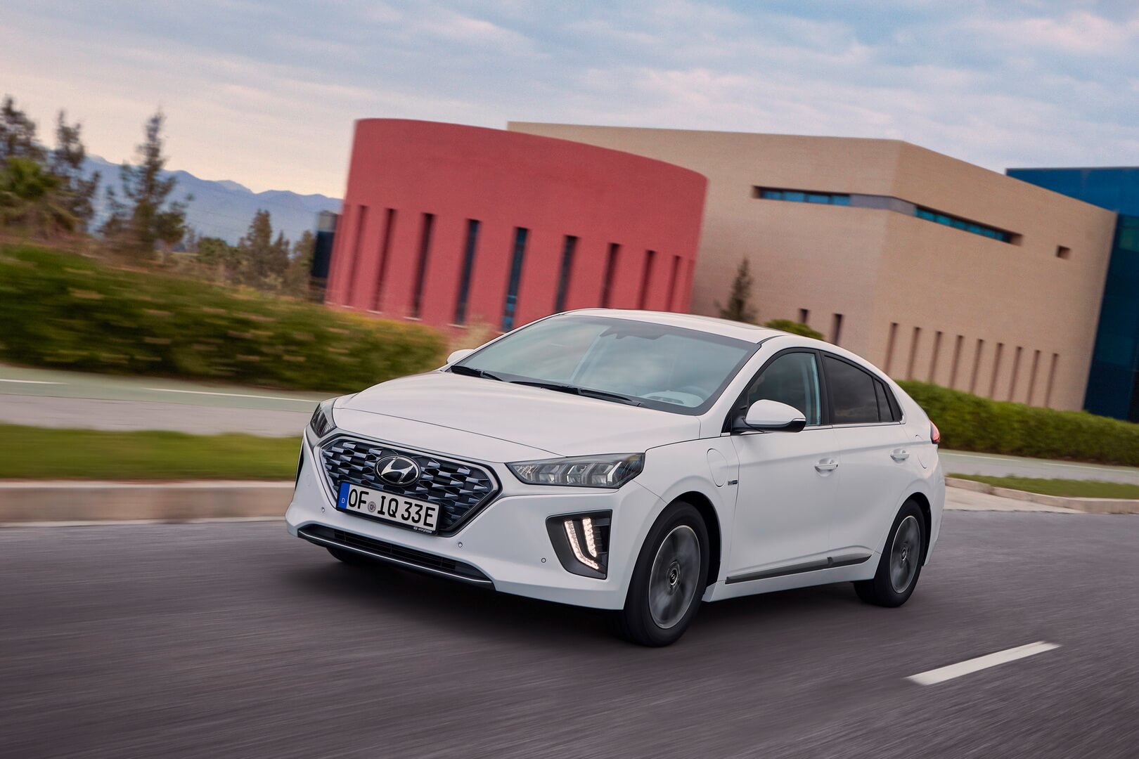 Hyundai ioniq hybrid характеристики