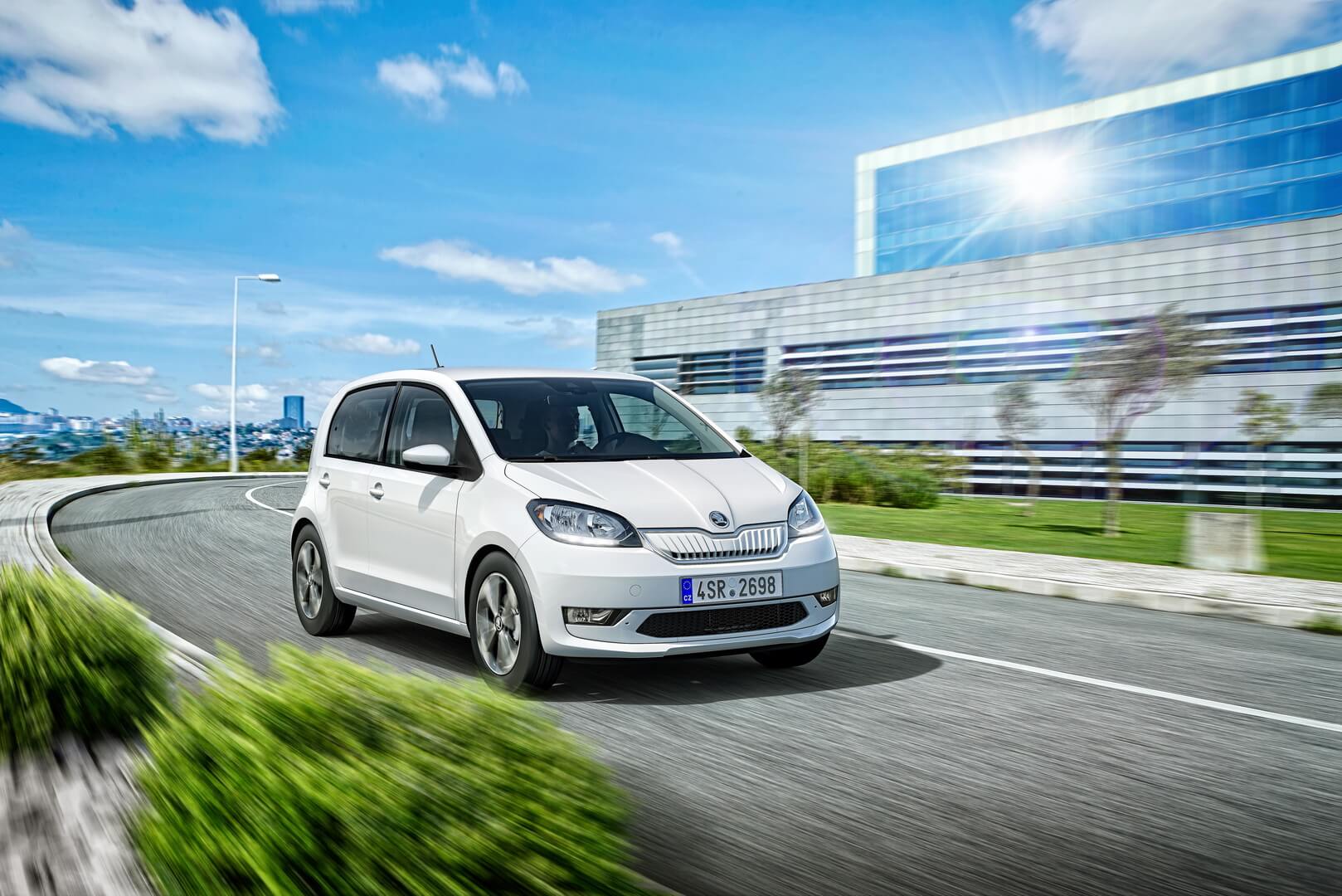 Skoda представила свой первый электромобиль CITIGOe iV Skoda представила свой первый электромобиль CITIGOe iV