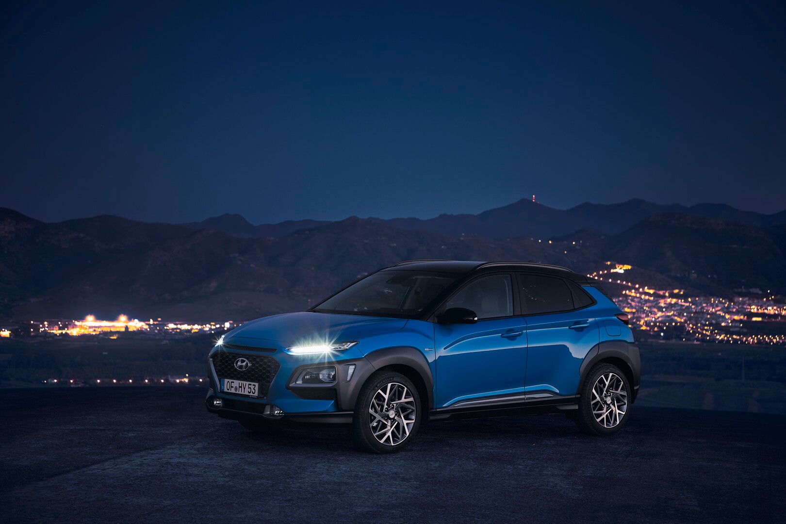 Популярный кроссовер Hyundai Kona представлен в гибридной модификации Популярный кроссовер Hyundai Kona представлен в гибридной модификации