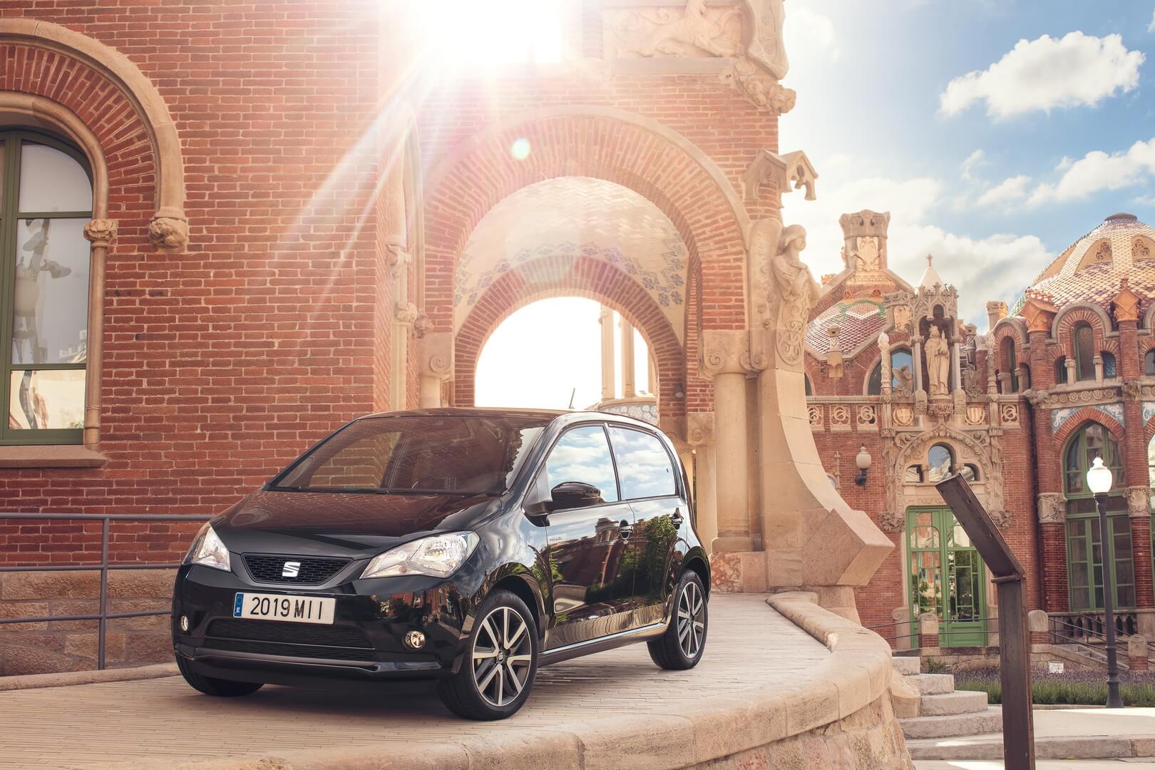 Компактный хэтчбек SEAT Mii Electric Компактный хэтчбек SEAT Mii Electric