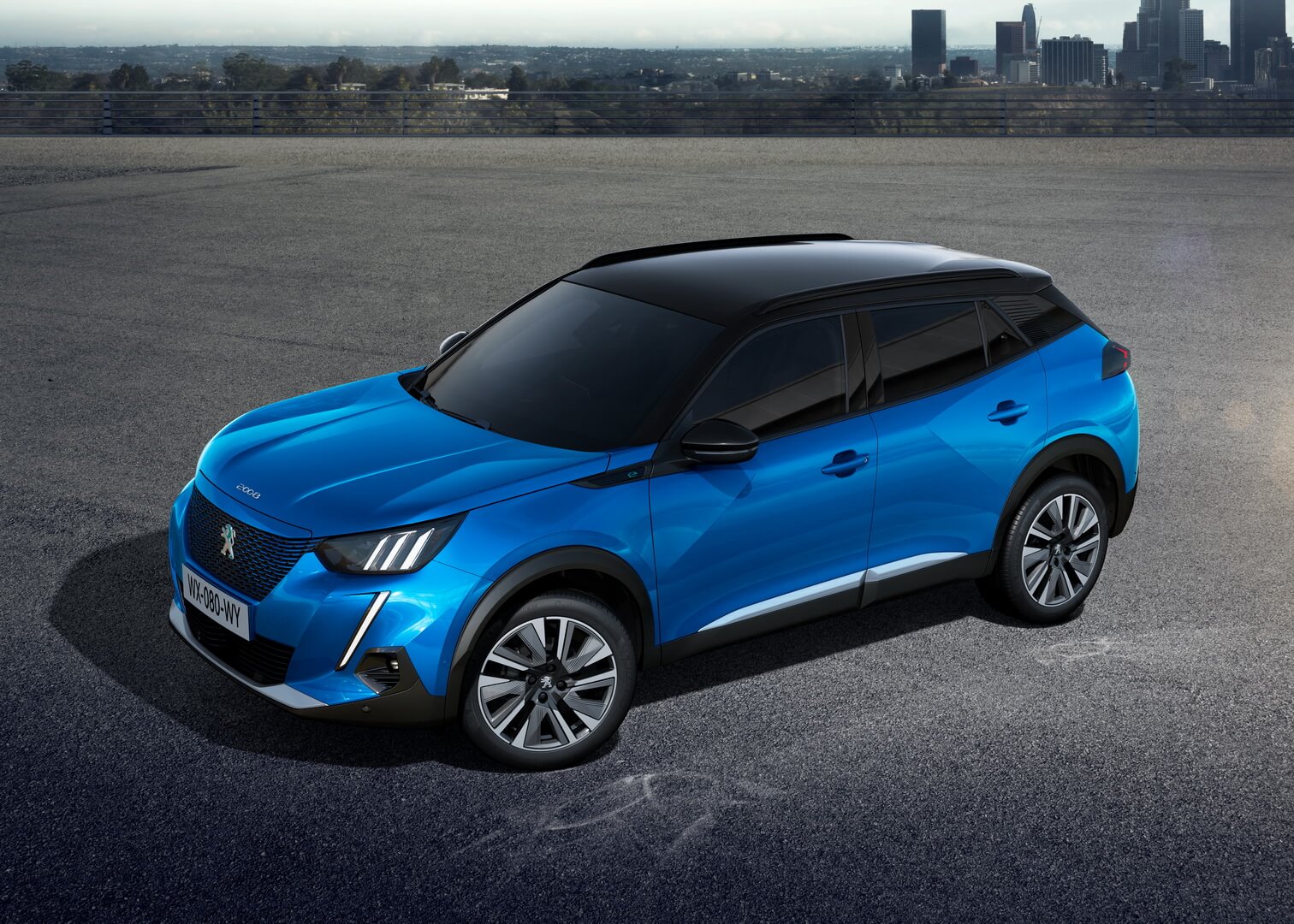 Peugeot представляет электрическую версию кроссовера 2008 Peugeot представляет электрическую версию кроссовера 2008