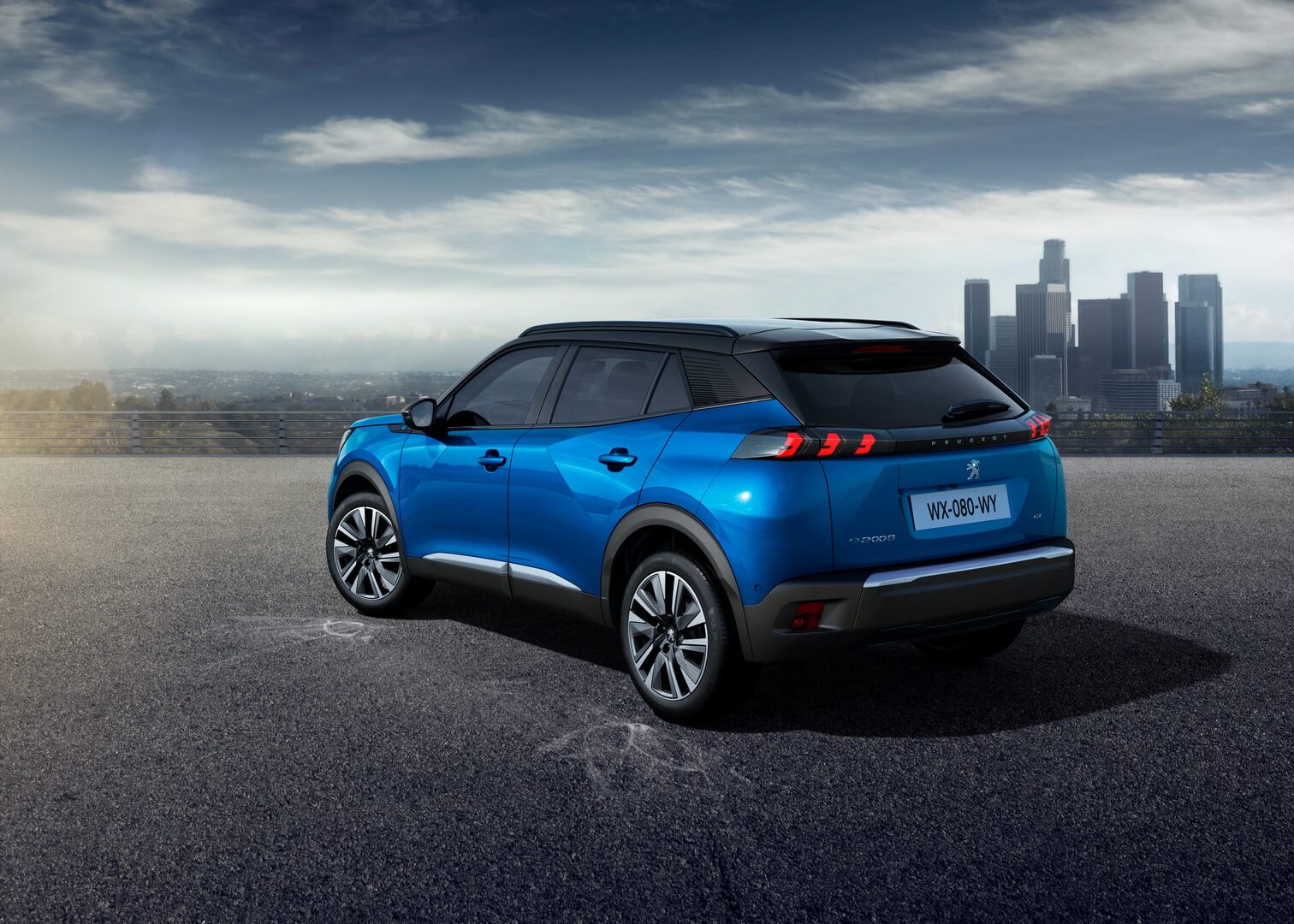 Электромобиль Peugeot e-2008 Электромобиль Peugeot e-2008
