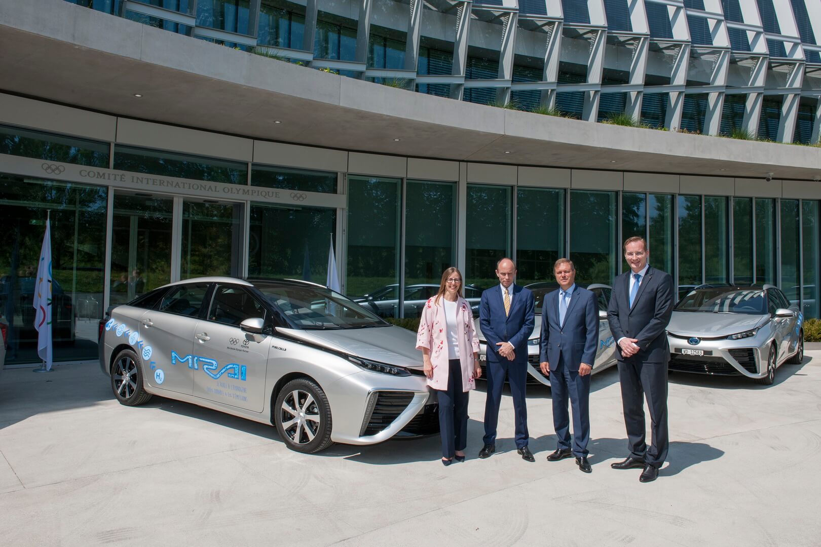 Toyota передала 8 автомобилей на топливных элементах Mirai Международному олимпийскому комитету Toyota передала 8 автомобилей на топливных элементах Mirai Международному олимпийскому комитету