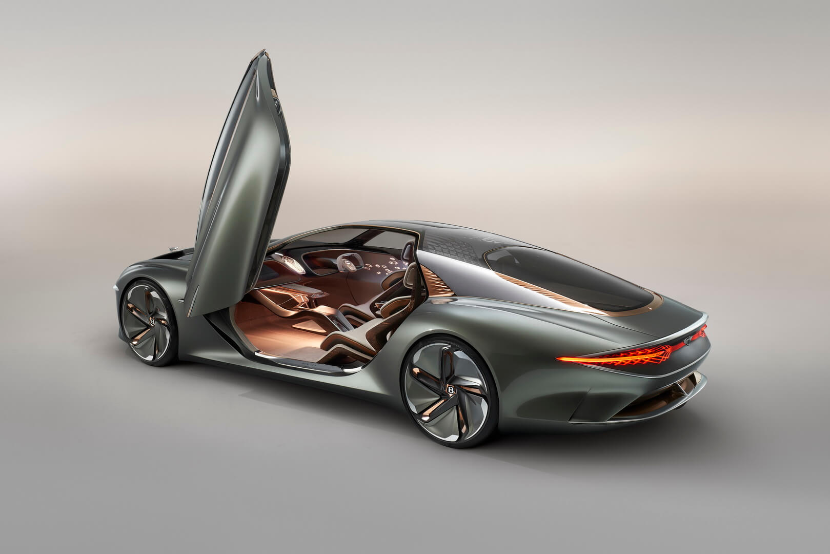 Электрический Bentley EXP 100 GT Электрический Bentley EXP 100 GT