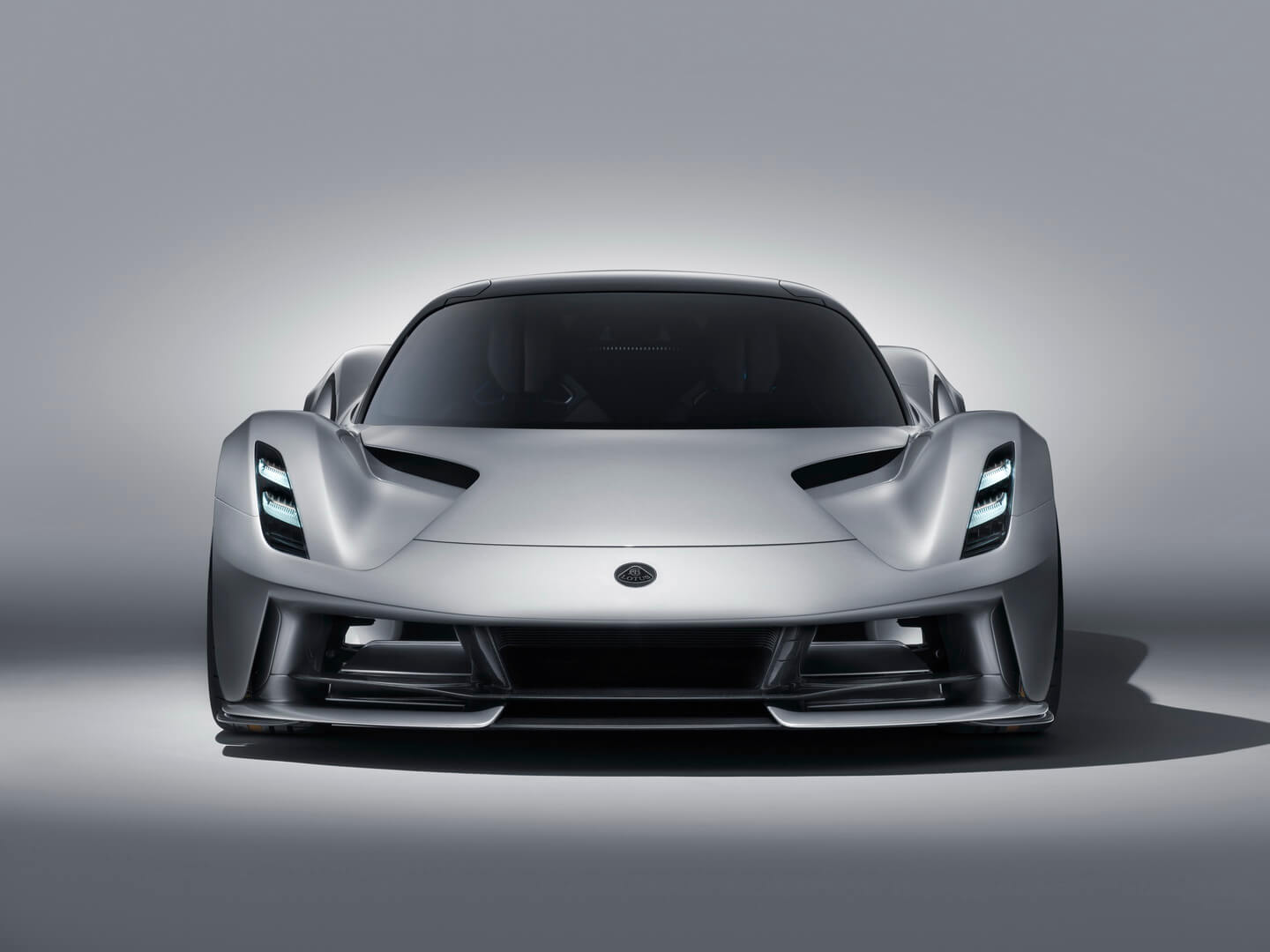 Электрический Lotus Evija стал самым мощным серийным автомобилем Электрический Lotus Evija стал самым мощным серийным автомобилем