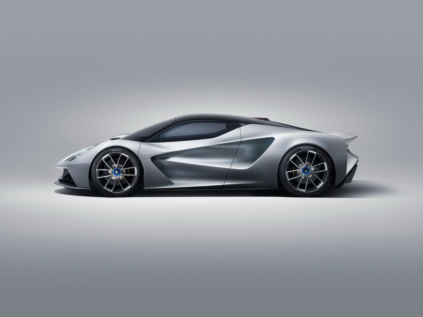 Электрический гиперкар Lotus Evija Электрический гиперкар Lotus Evija