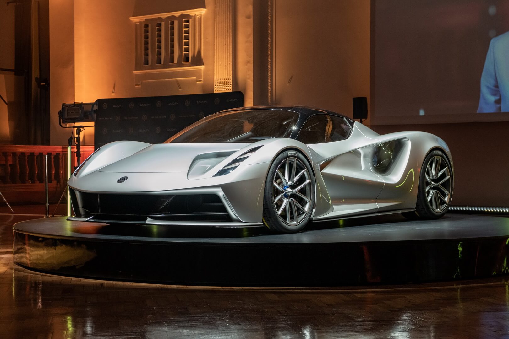 Электрический Lotus Evija стал самым мощным серийным автомобилем Электрический Lotus Evija стал самым мощным серийным автомобилем