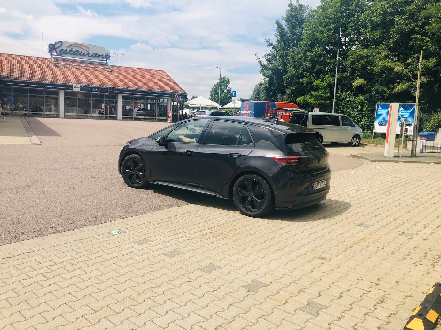 Шпионский снимок VW ID.3 Шпионский снимок VW ID.3