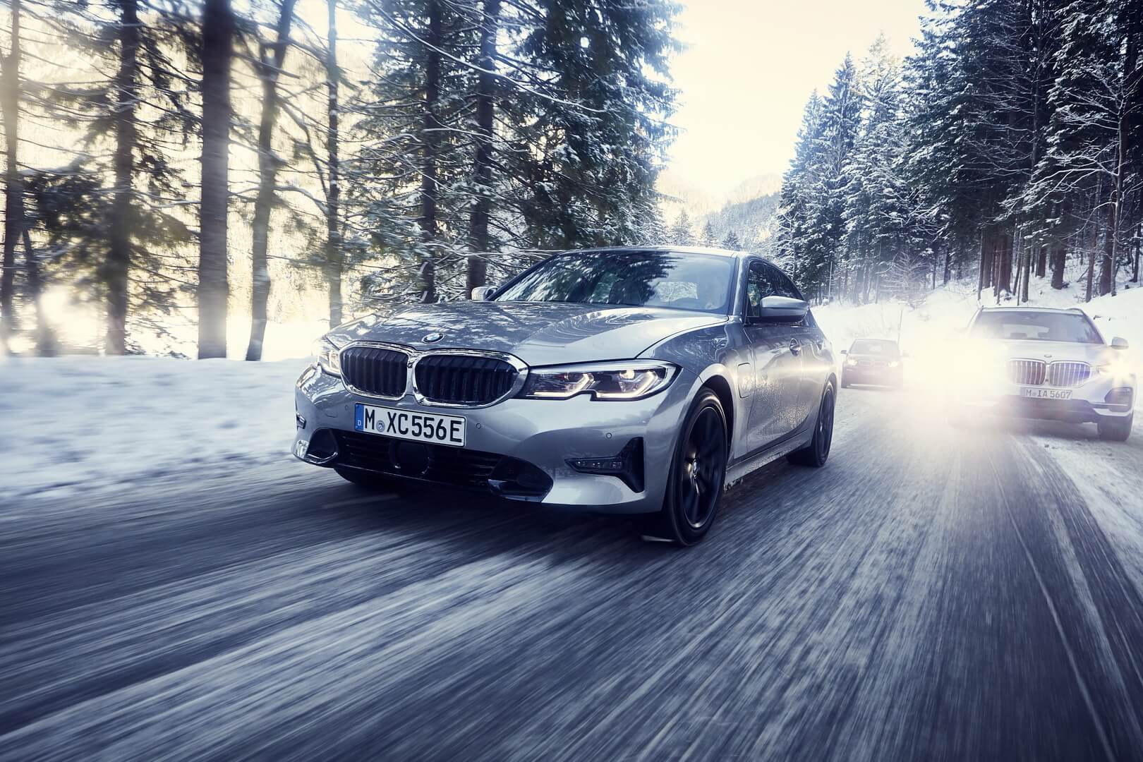 Плагин-гибридный седан BMW 330e Плагин-гибридный седан BMW 330e