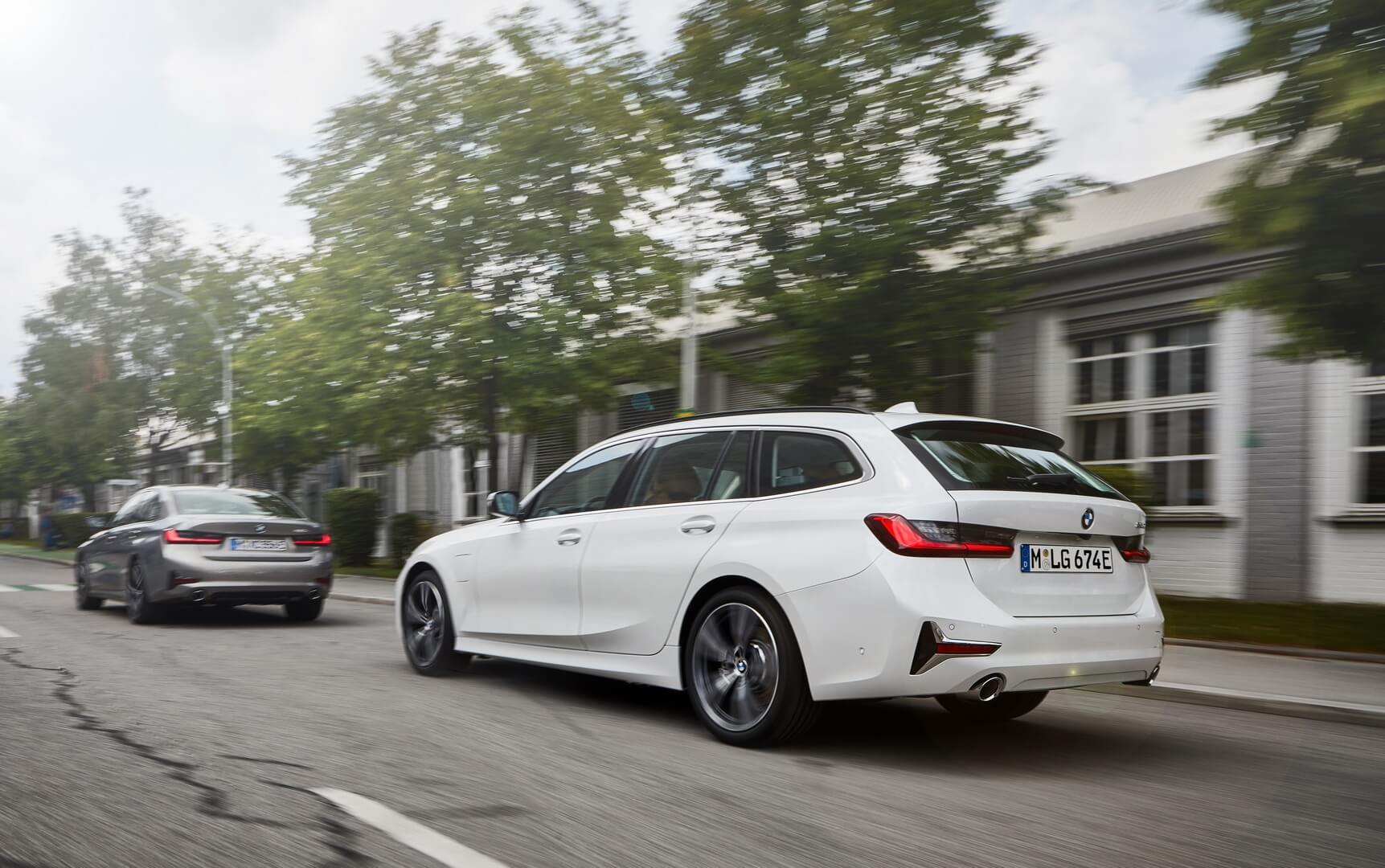 Новый плагин-гибридный седан и универсал BMW 330e Новый плагин-гибридный седан и универсал BMW 330e