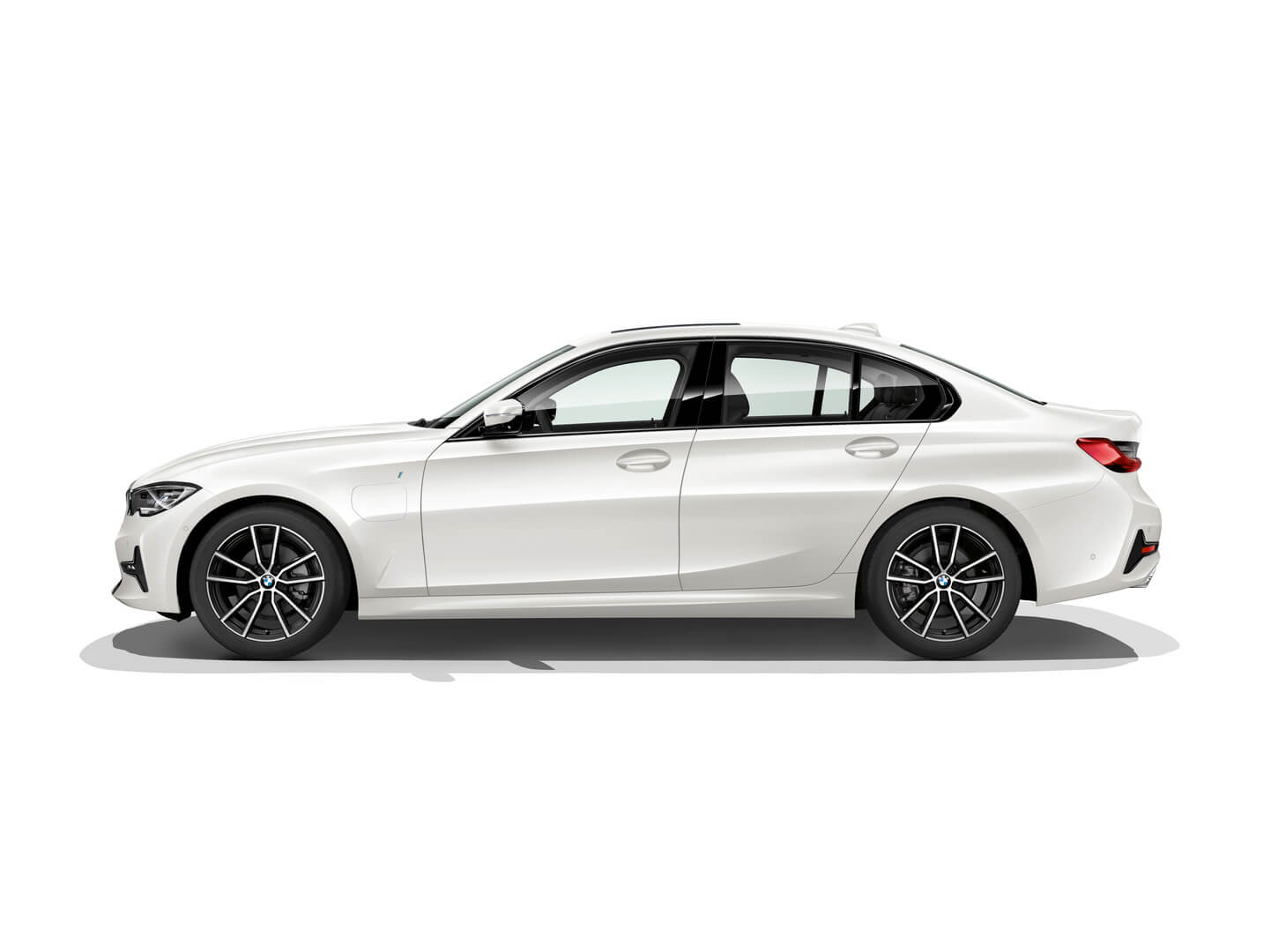 Плагин-гибрид BMW 330e Плагин-гибрид BMW 330e
