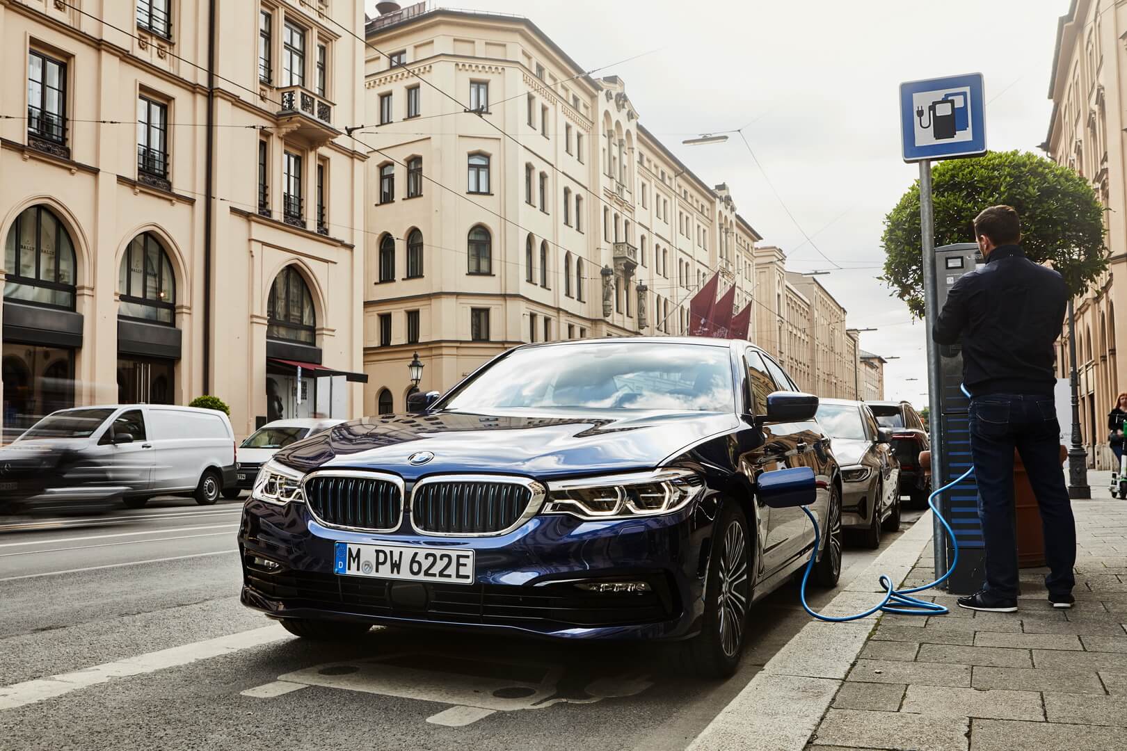 BMW 530e получит увеличение запаса хода на чистой электротяге до 57 км BMW 530e получит увеличение запаса хода на чистой электротяге до 57 км