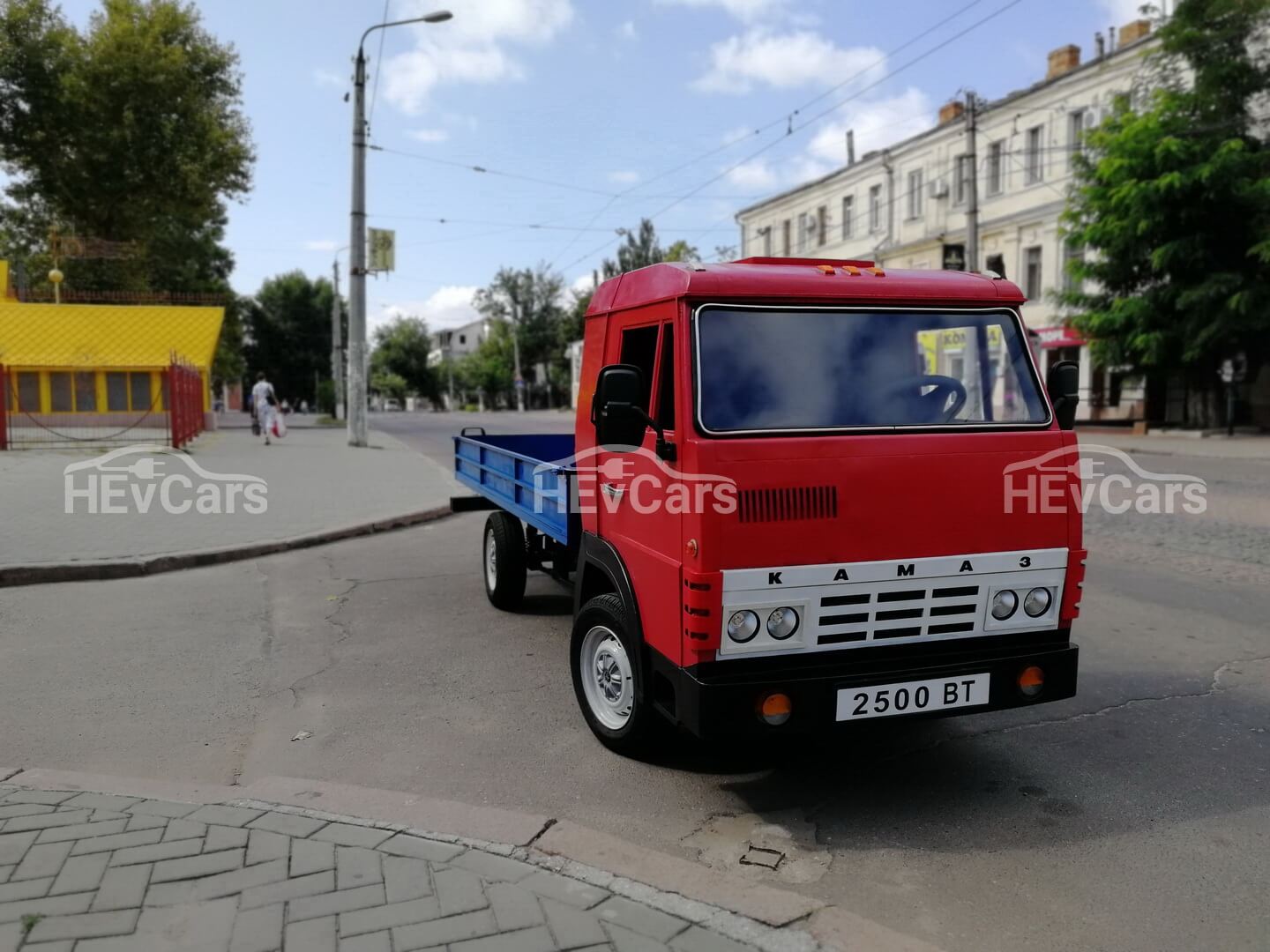 В Николаеве собрали полностью электрический мини-грузовик В Николаеве собрали полностью электрический мини-грузовик