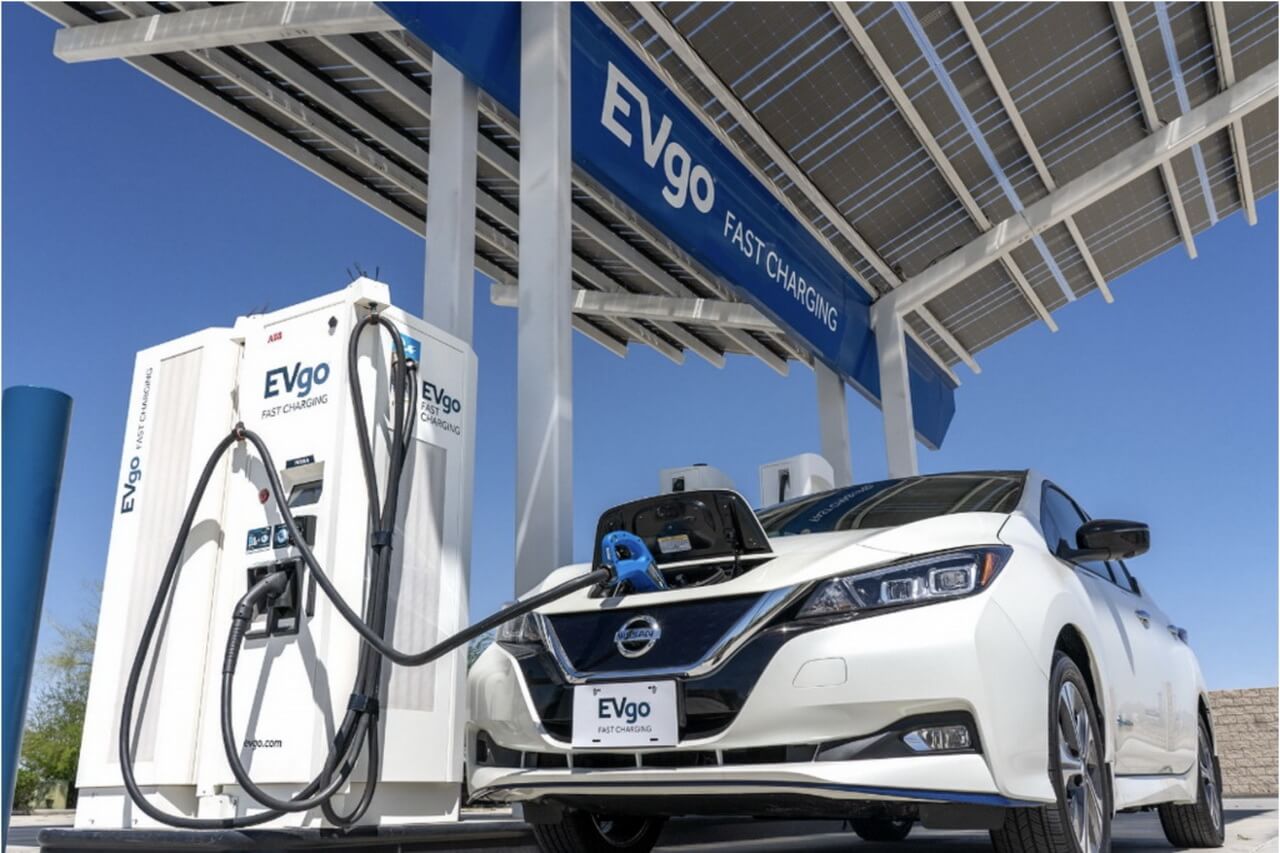 Nissan и EVgo установят 200 дополнительных зарядных устройств мощностью 100 кВт в США Nissan и EVgo установят 200 дополнительных зарядных устройств мощностью 100 кВт в США