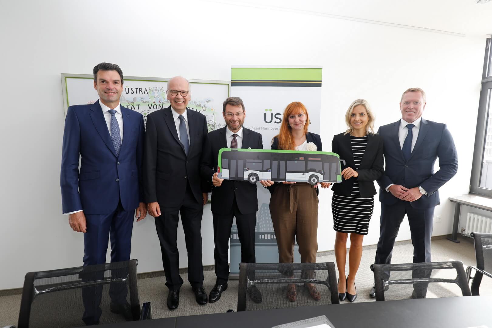 Daimler поставит ÜSTRA 30 электрических автобусов eCitaro длиной 12 метров и 18 электрических автобусов eCitaro G длиной 18 метров Daimler поставит ÜSTRA 30 электрических автобусов eCitaro длиной 12 метров и 18 электрических автобусов eCitaro G длиной 18 метров
