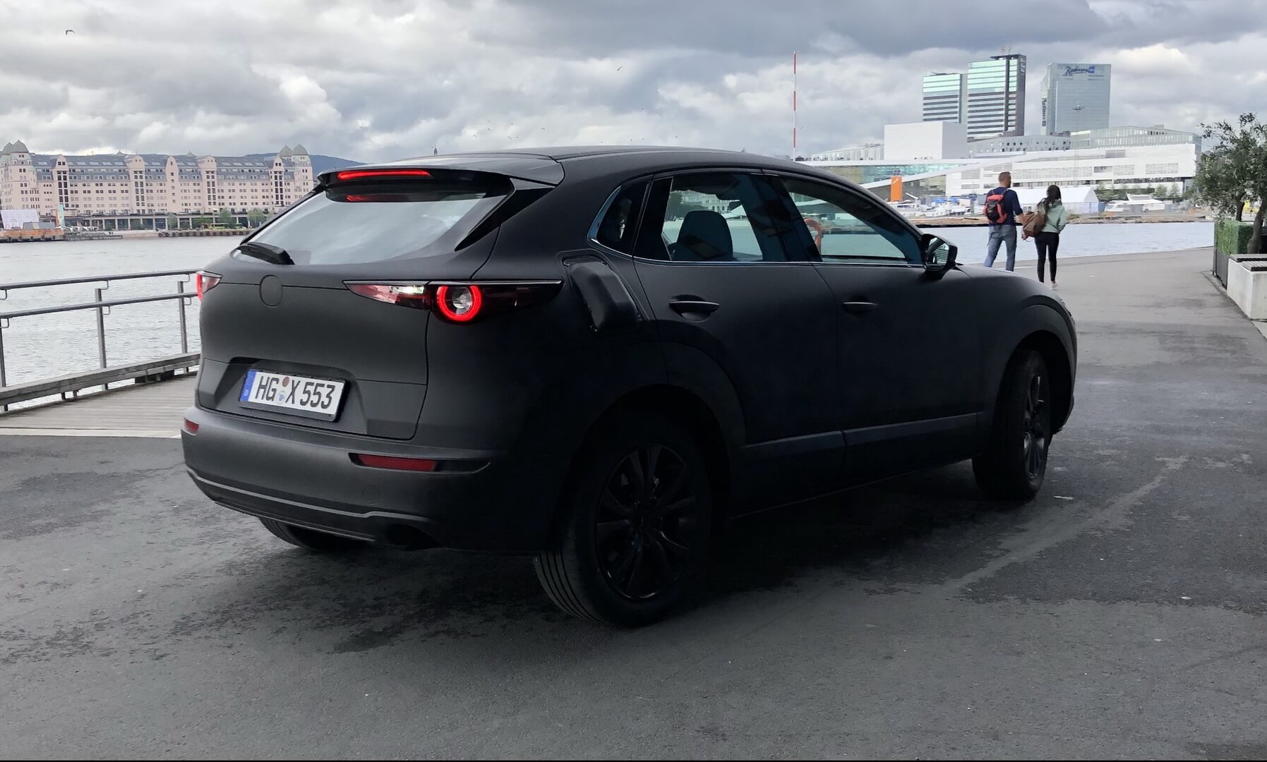 Вероятный прототип электрокара Mazda замечен на дорогах в Норвегии Вероятный прототип электрокара Mazda замечен на дорогах в Норвегии