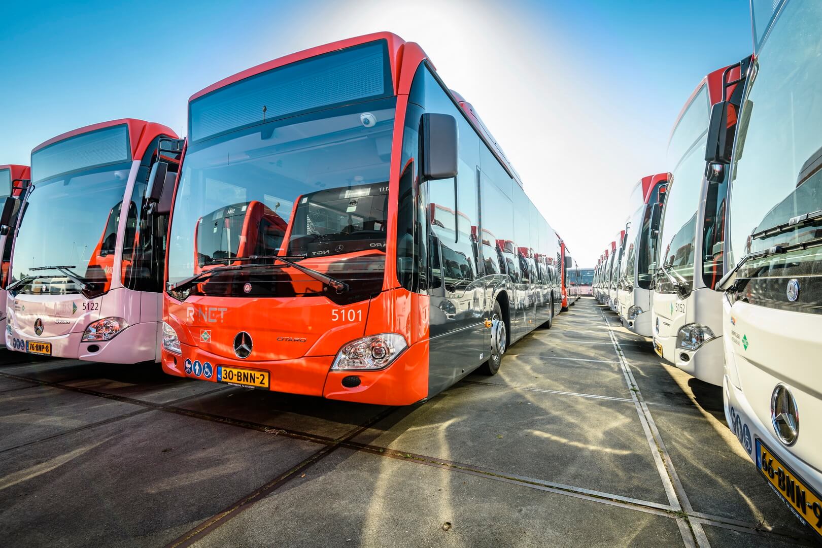 Mercedes-Benz поставляет 93 гибридных автобусов Citaro NGT в Нидерланды Mercedes-Benz поставляет 93 гибридных автобусов Citaro NGT в Нидерланды