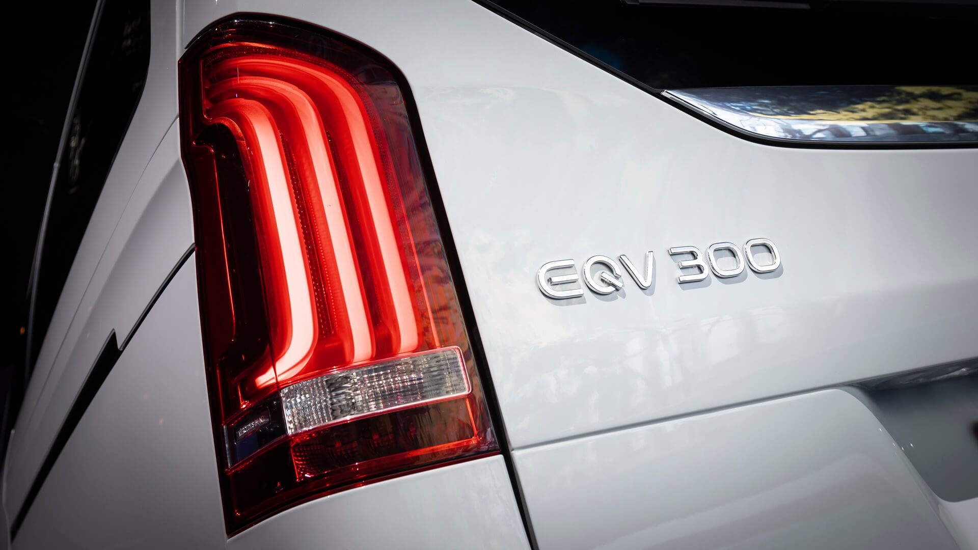 Премиальный электрофургон Mercedes-Benz EQV 300 Премиальный электрофургон Mercedes-Benz EQV 300