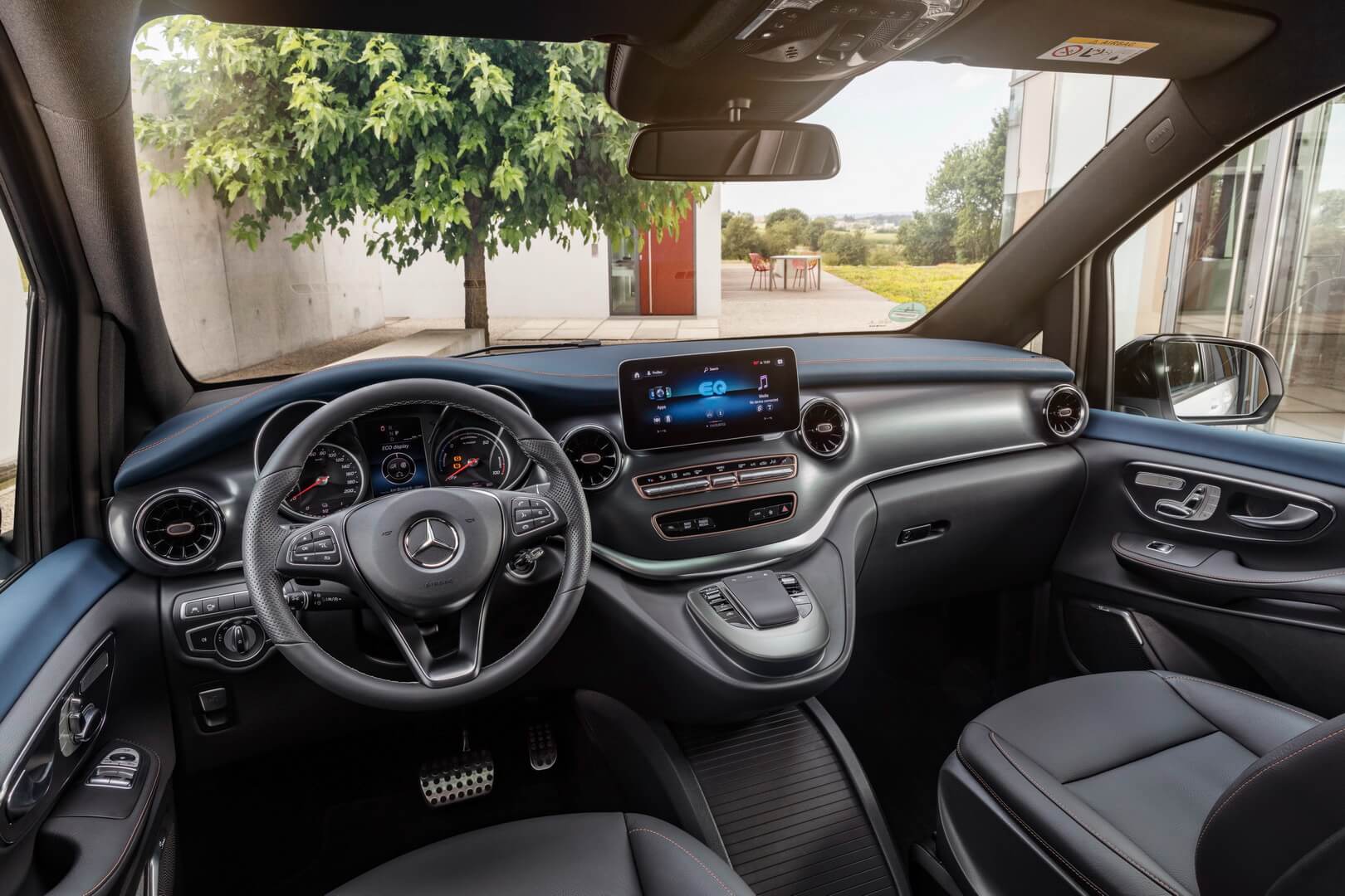 Интерьер Mercedes-Benz EQV Интерьер Mercedes-Benz EQV