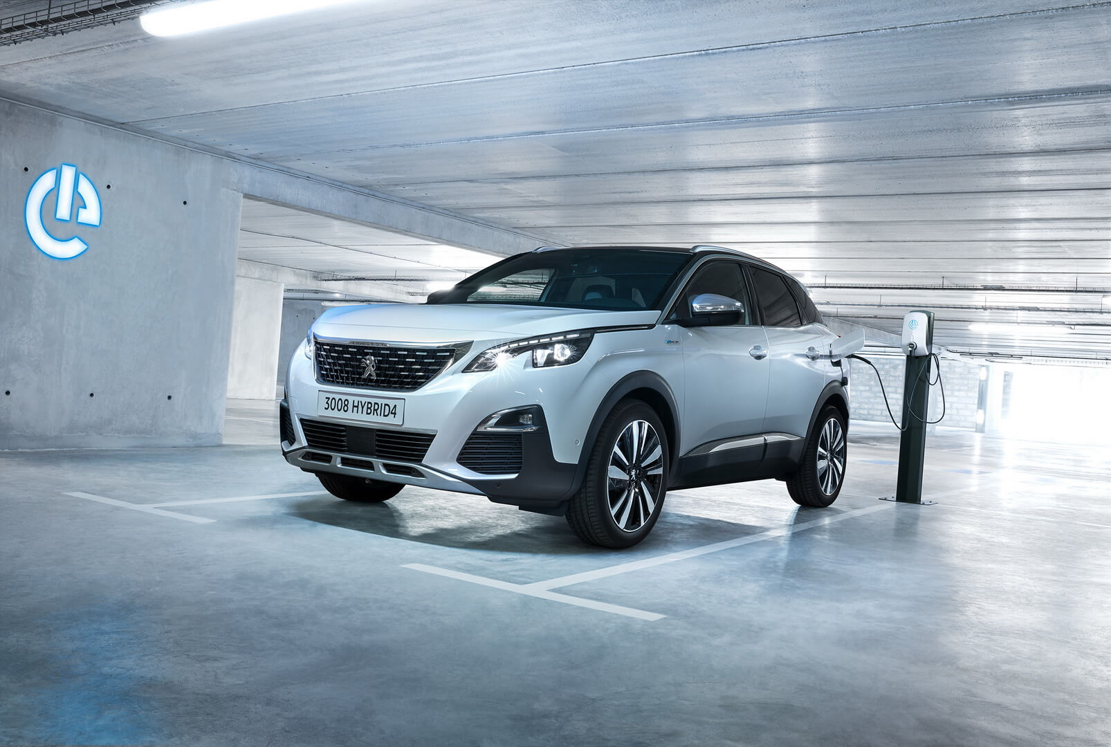 Peugeot представил плагин-гибрид 3008 GT Hybrid4 Peugeot представил плагин-гибрид 3008 GT Hybrid4