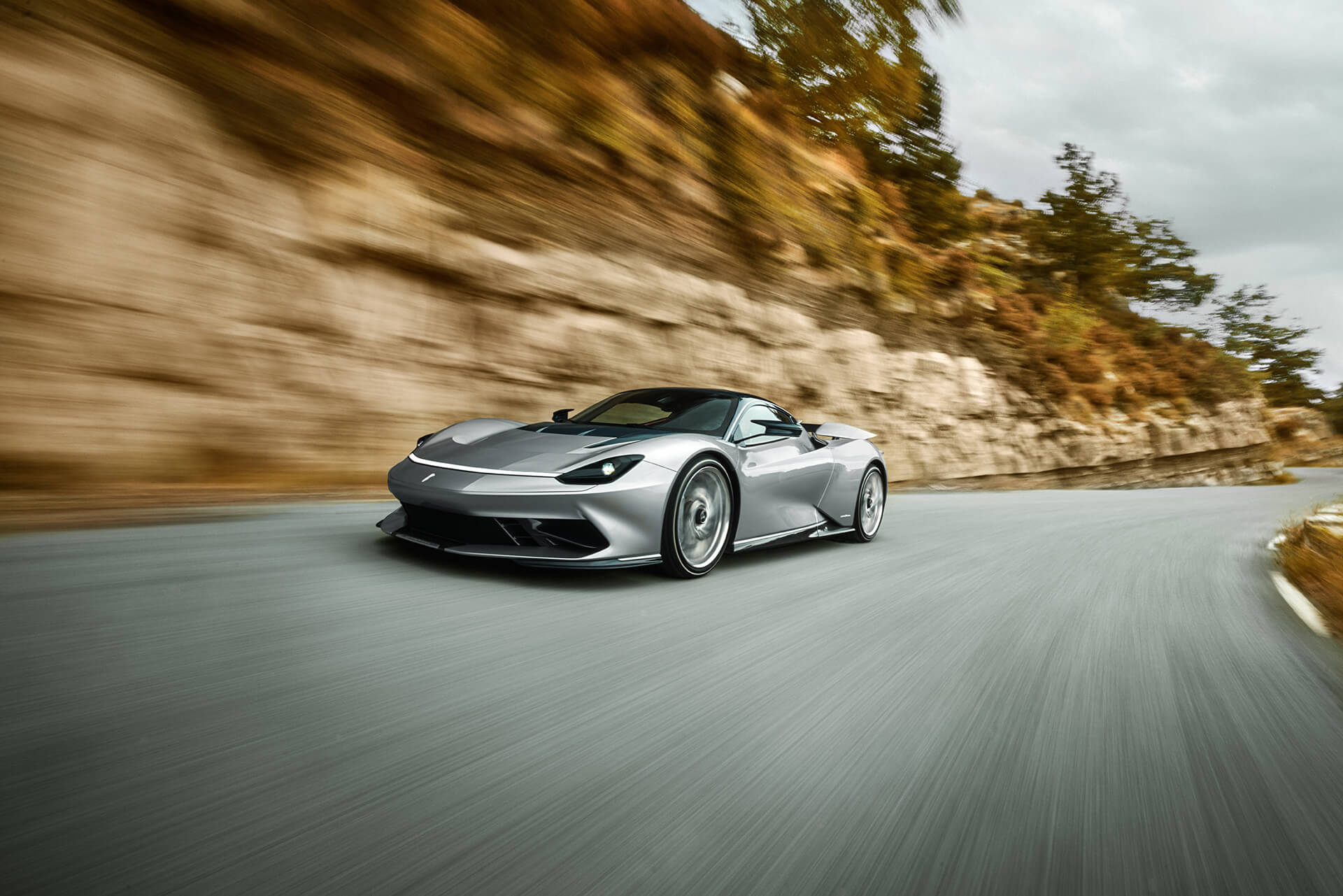 Pininfarina представила обновленный гиперкар Battista Pininfarina представила обновленный гиперкар Battista