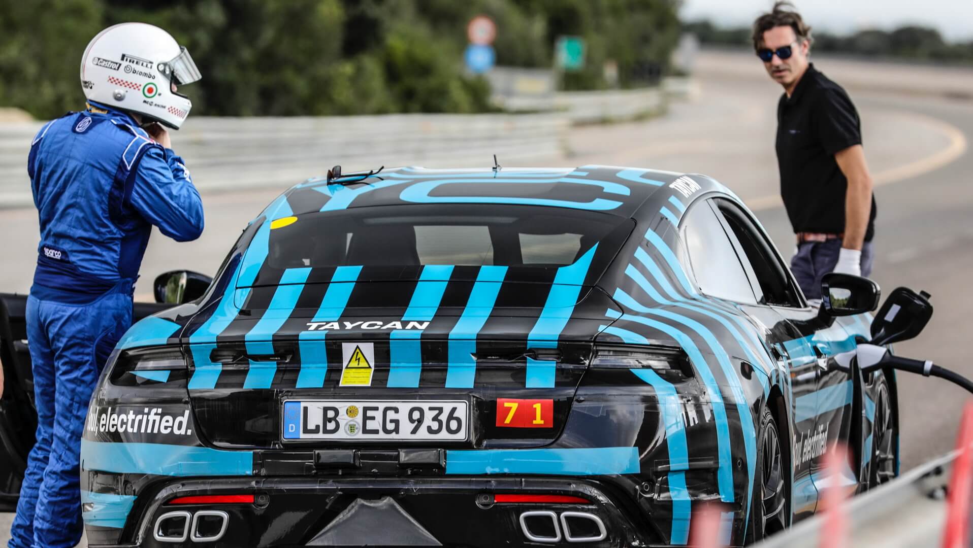 Porsche Taycan проехал 3425 км на высокой скорости в течение 24 часов Porsche Taycan проехал 3425 км на высокой скорости в течение 24 часов