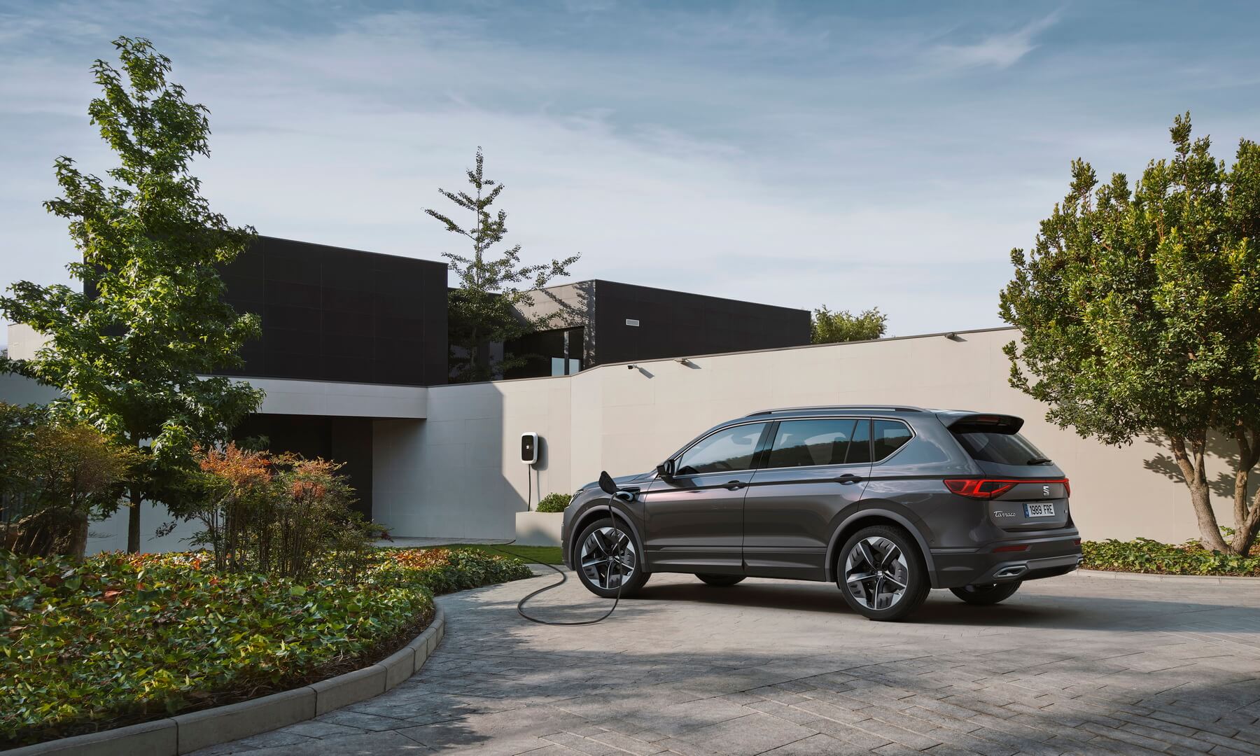 Seat представил плагин-гибридную модель Tarraco Seat представил плагин-гибридную модель Tarraco