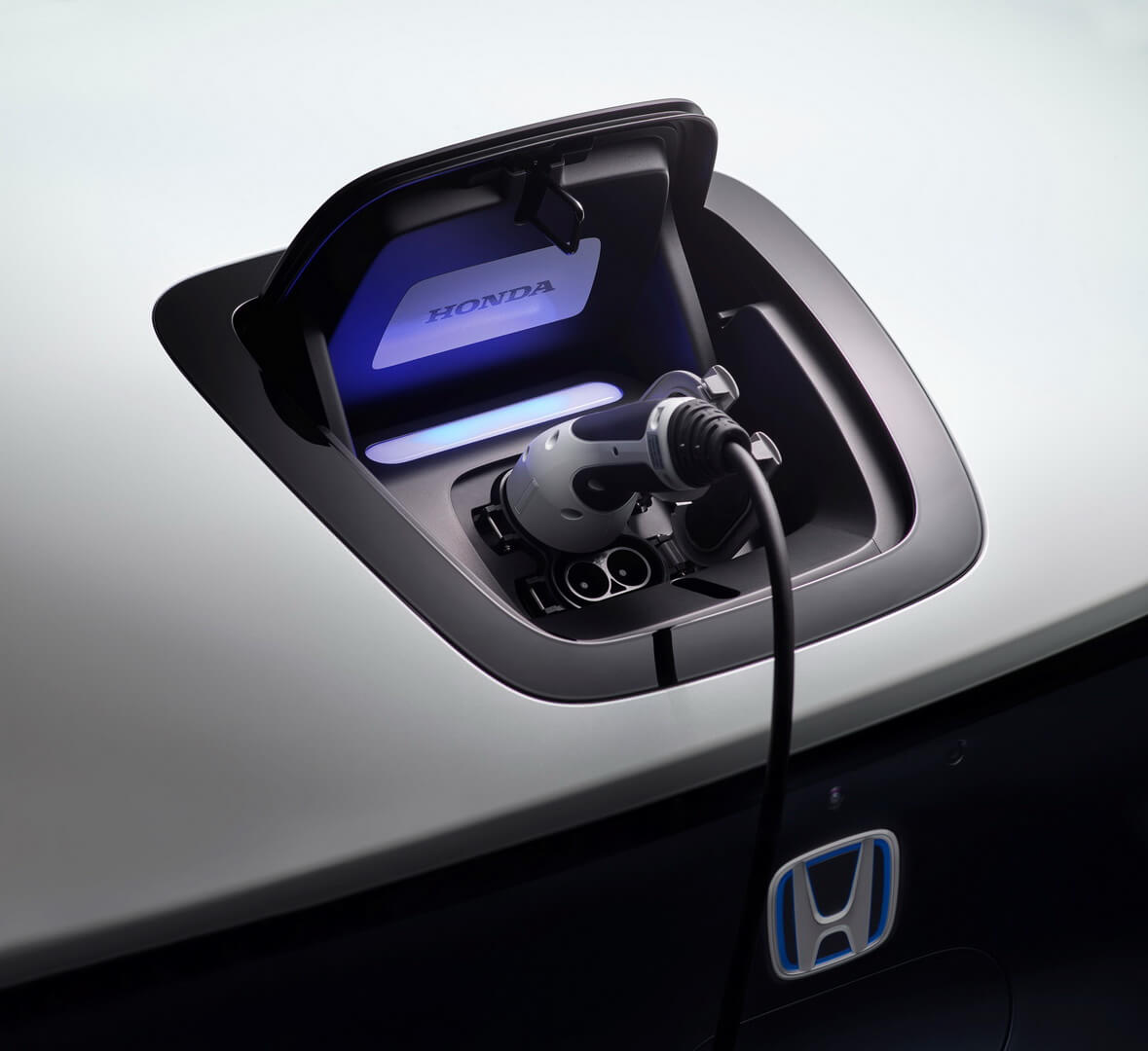 Порт зарядки CCS Combo 2 электромобиля Honda e Порт зарядки CCS Combo 2 электромобиля Honda e